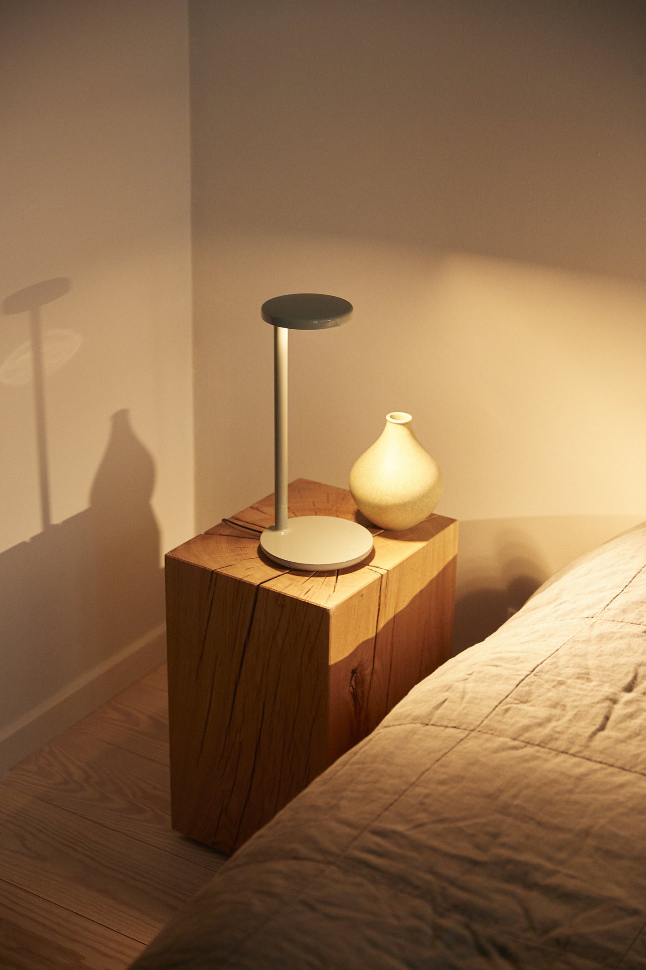 Oblique Table 4000K | Anthracite