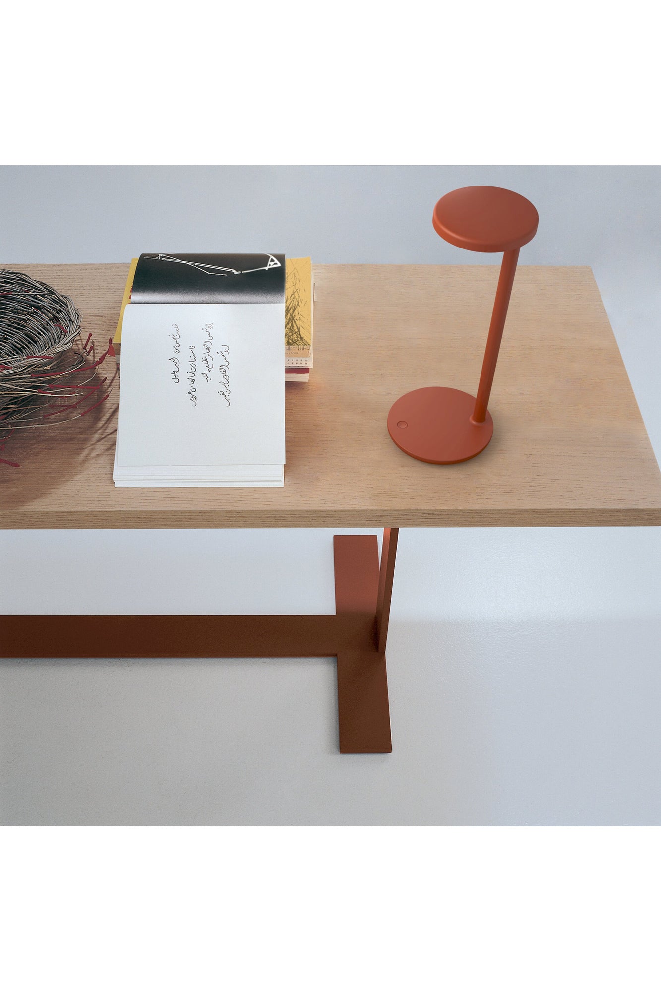 Oblique Table 4000K | Brown