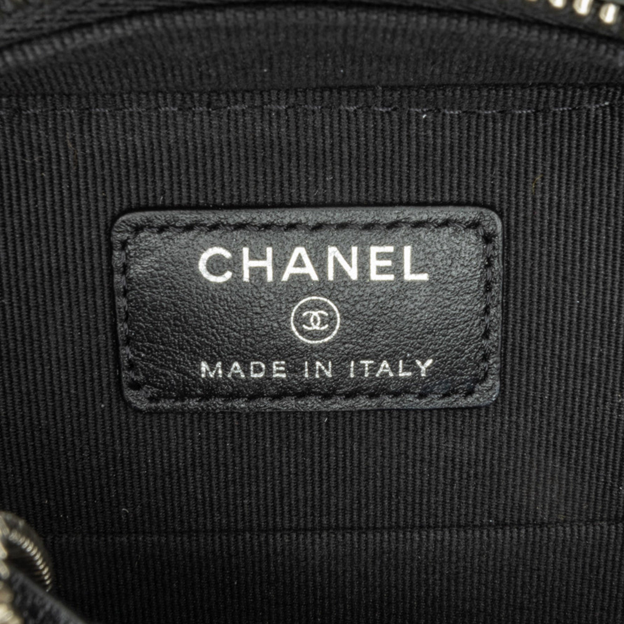 Chanel | Pre-Owned CC Quilted Patent Diamond Resin Clutch With Chain | Black