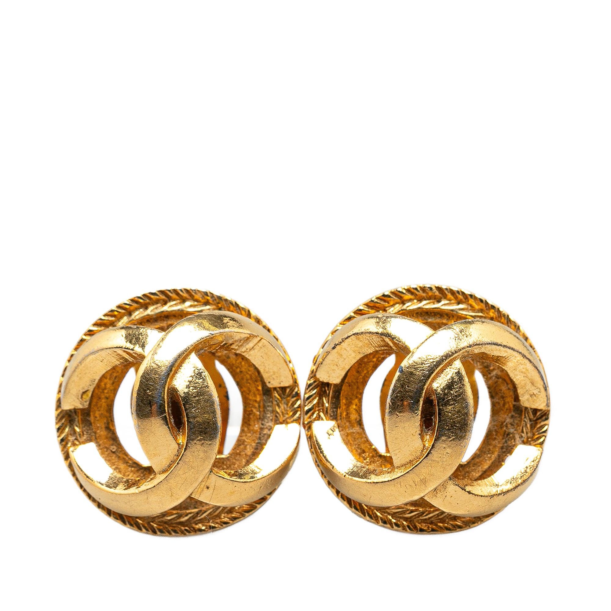Chanel | Pre-Owned Gold Plated CC Clip On Earrings - IV | Gold