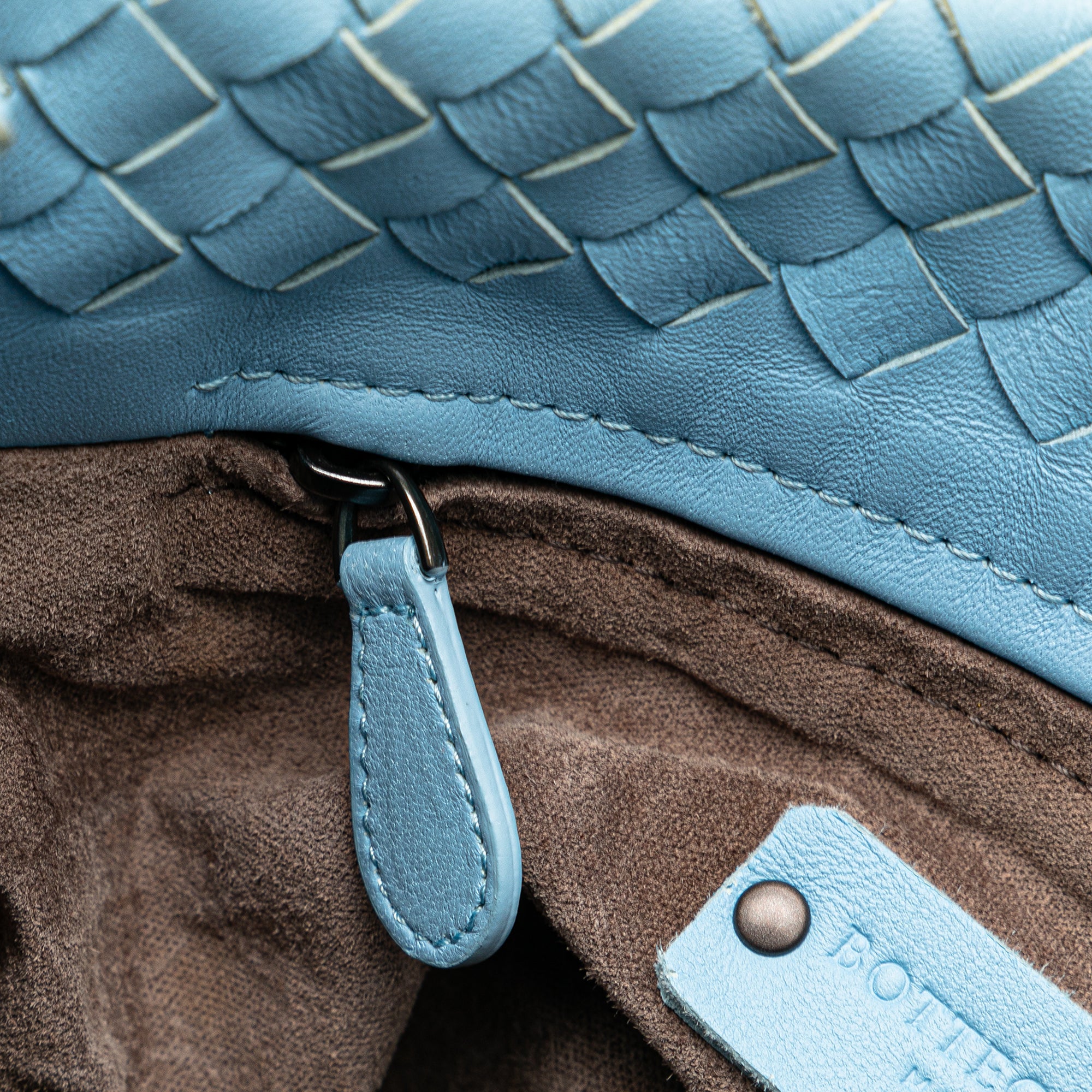 Bottega Veneta | Pre-Owned Nappa Intrecciato Bucket Bag | Blue/Light Blue