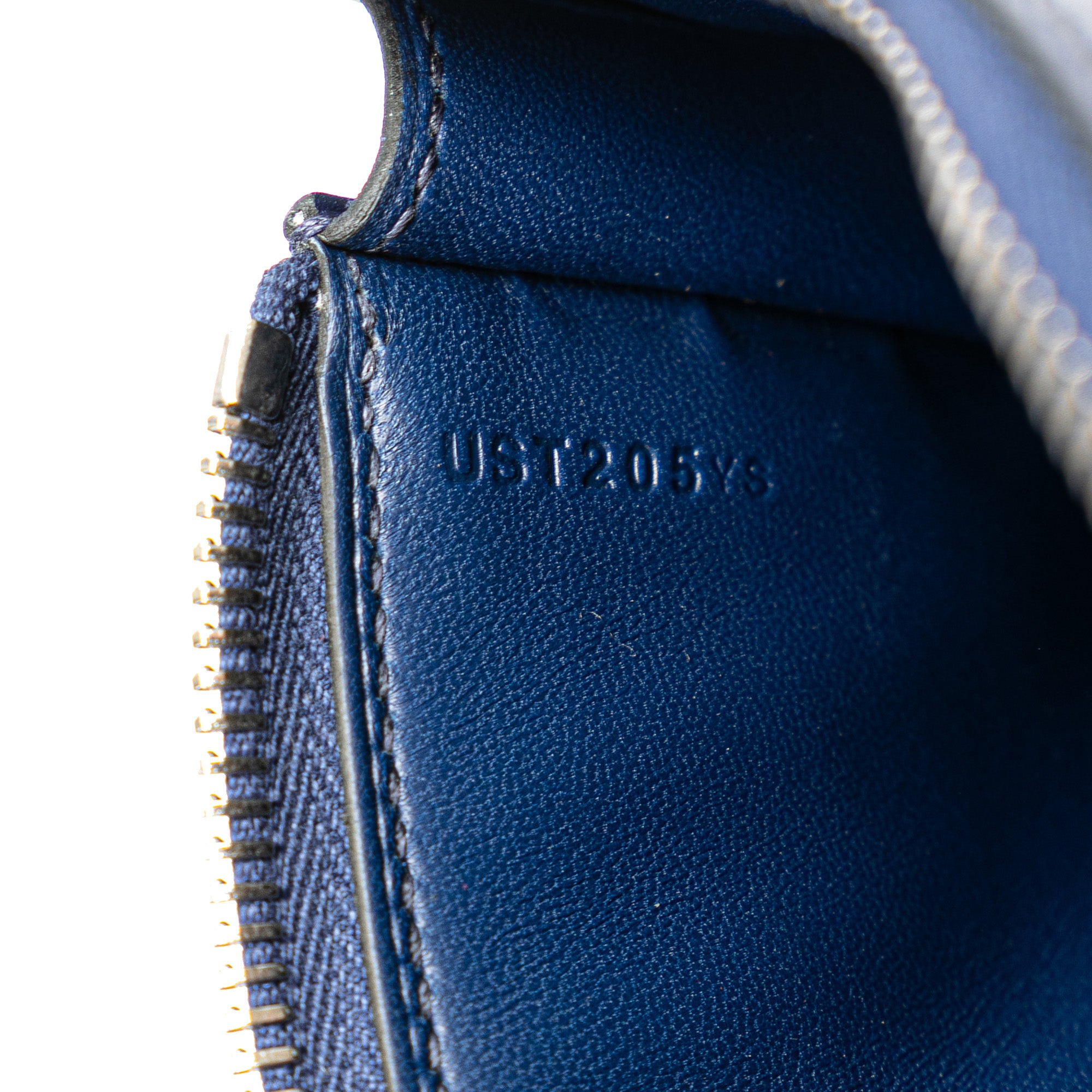 Hermes | Pre-Owned Tadelakt Kelly Cadena Handbag | Blue/Navy