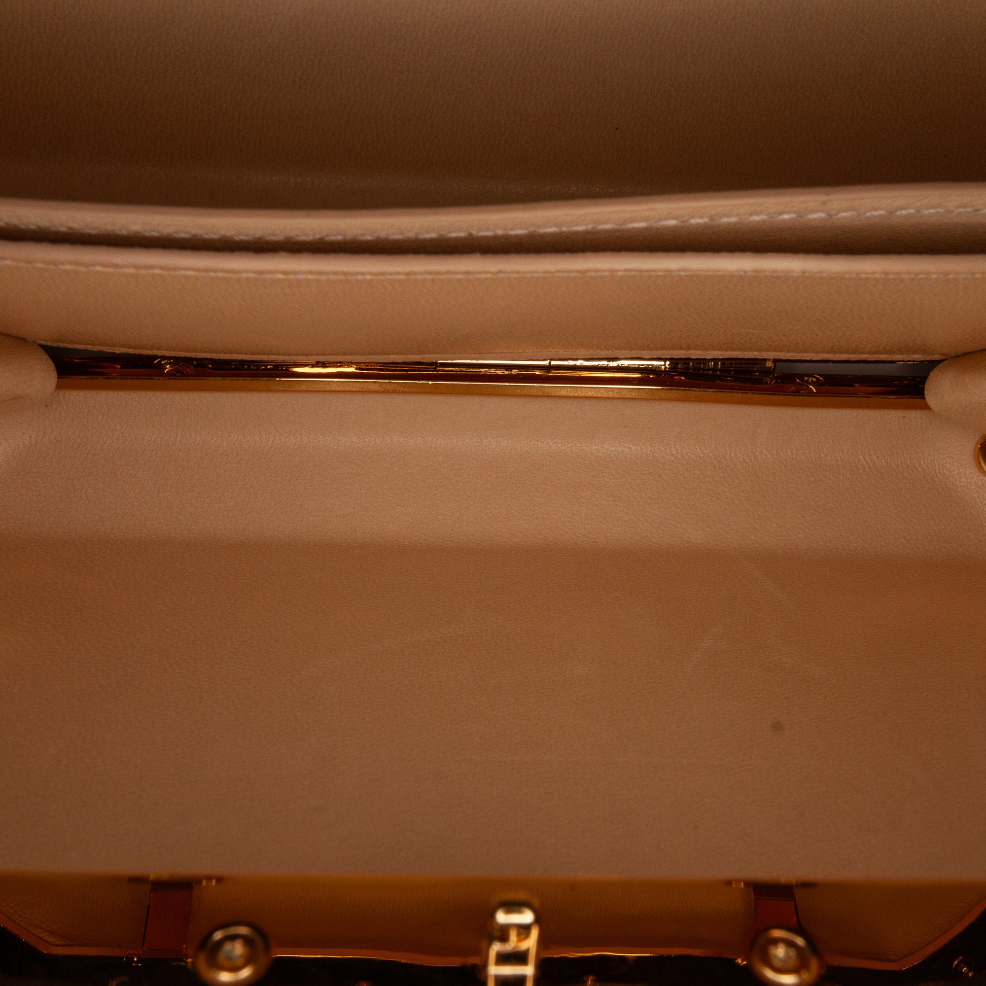 Louis Vuitton | Pre-Owned Minaudiere Shell Clutch | Gold