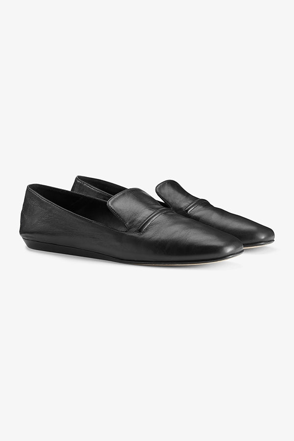 Packshot image of the Grace Loafer—Kidskin in Black | Grid | Still