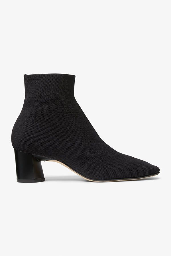 Packshot image of the Zelda boot in Black | Grid Hover