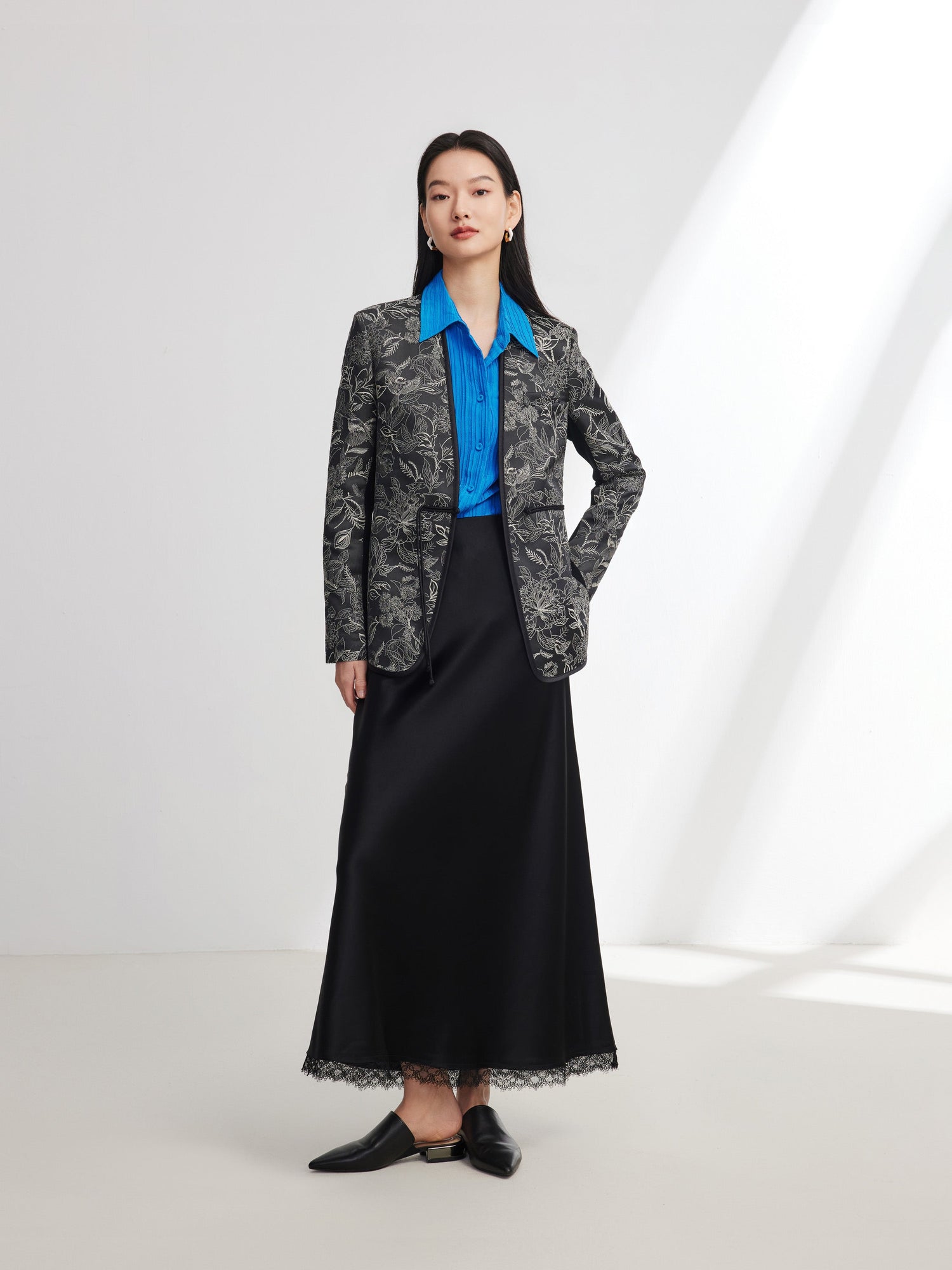 Silk Satin Jacquard Waist-Cinched Blazer | Black