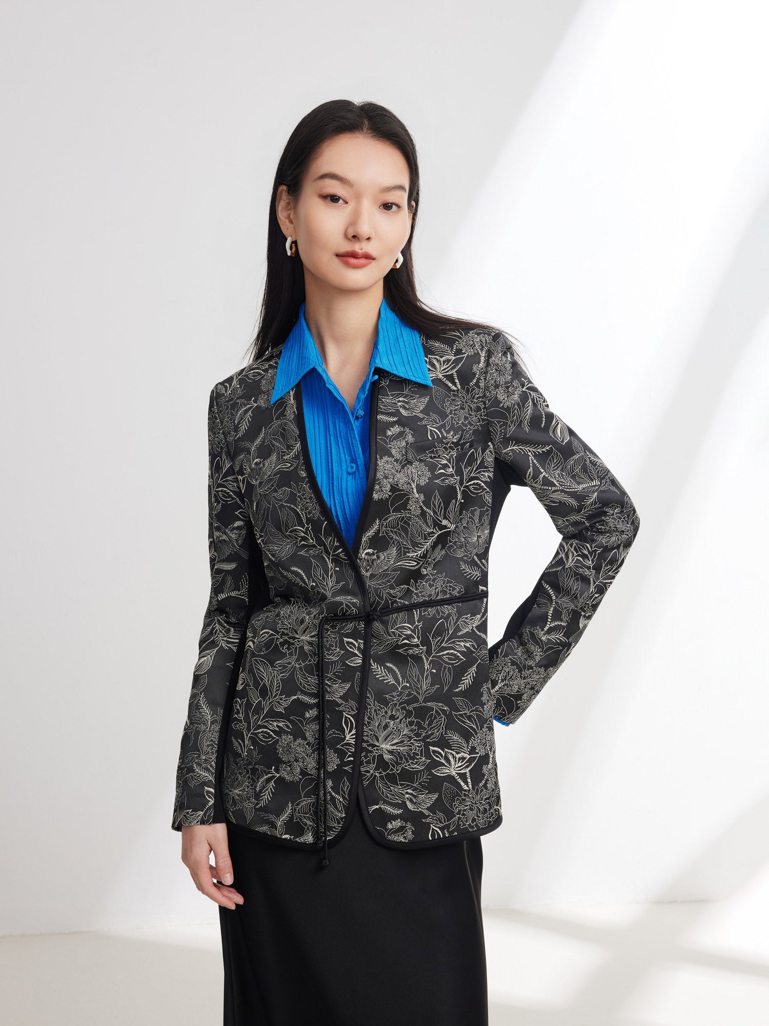 Silk Satin Jacquard Waist-Cinched Blazer | Black
