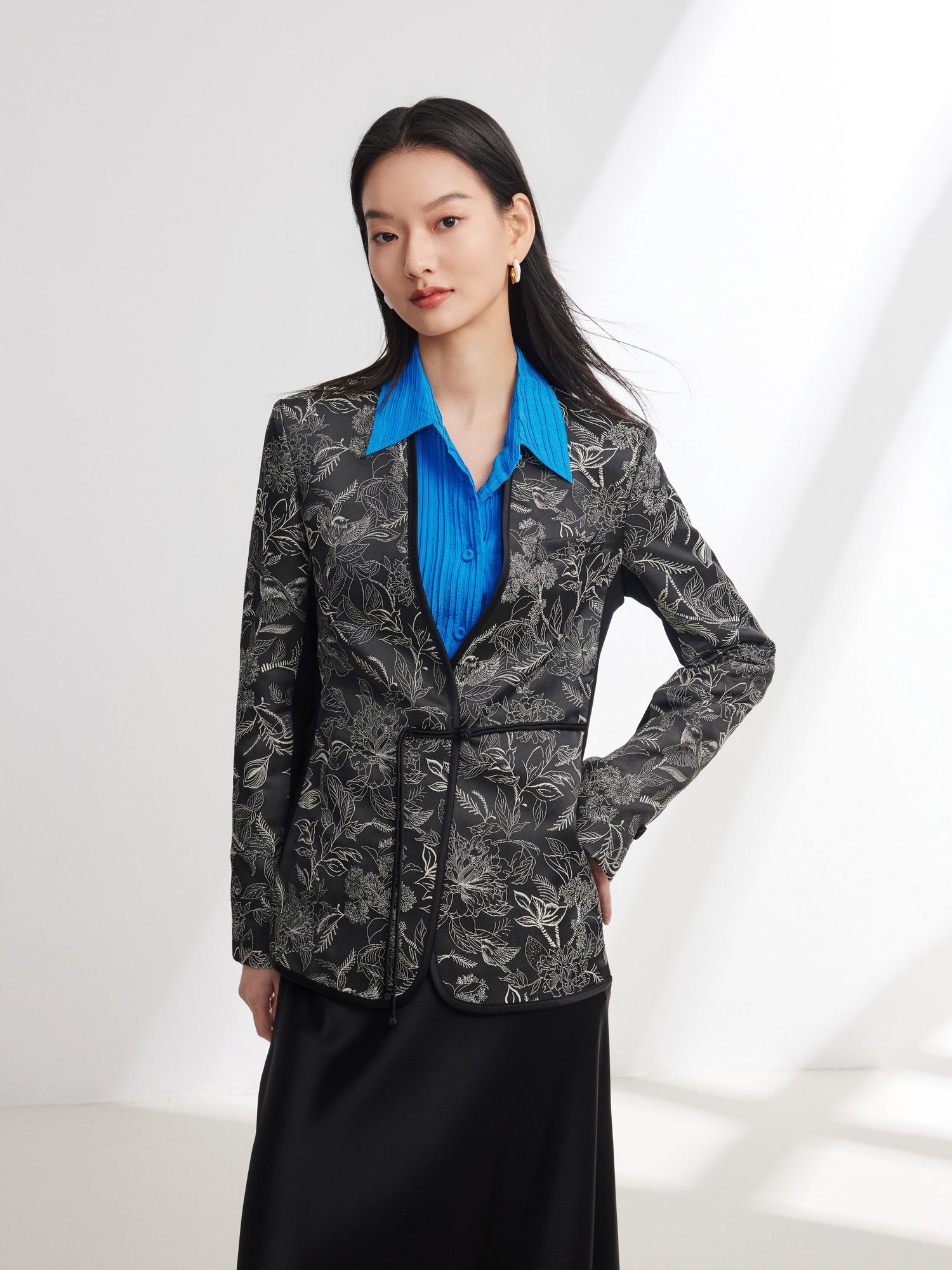 Silk Satin Jacquard Waist-Cinched Blazer | Black