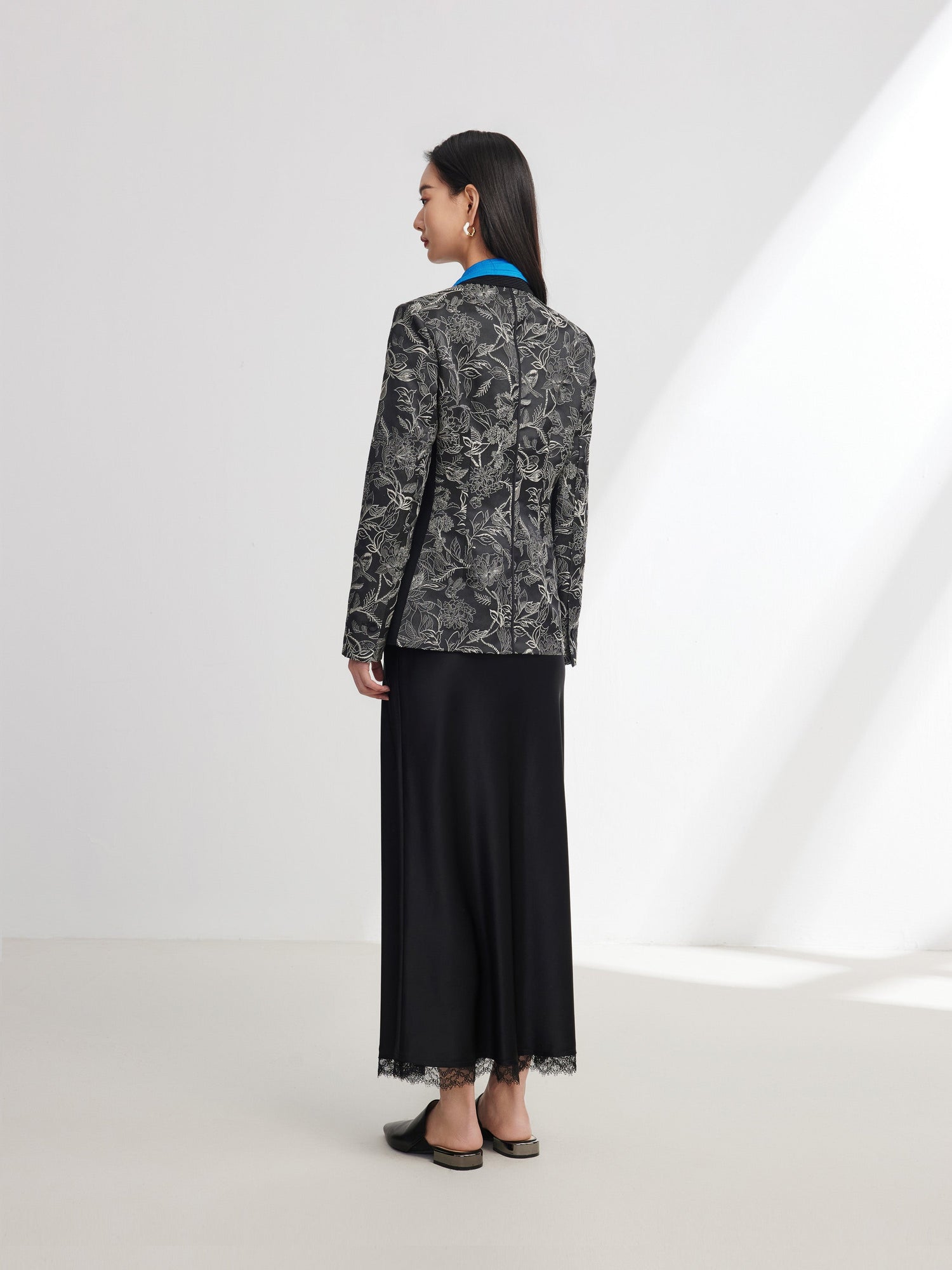 Silk Satin Jacquard Waist-Cinched Blazer | Black