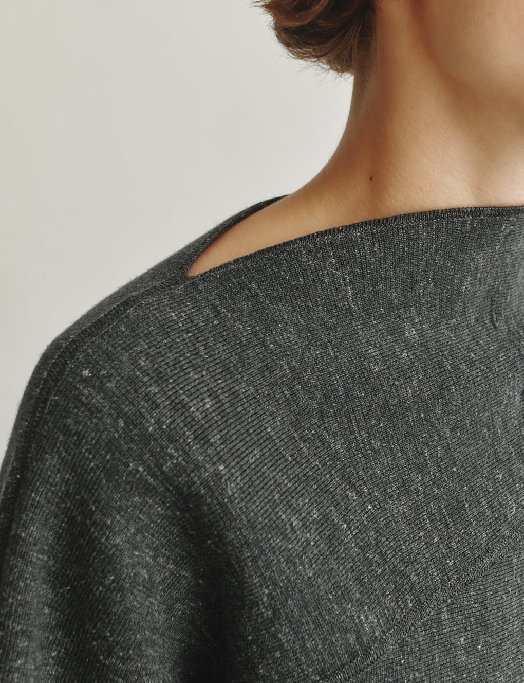 Womens | The Enzo Sweater in Wool-Silk Melange | Anthracite