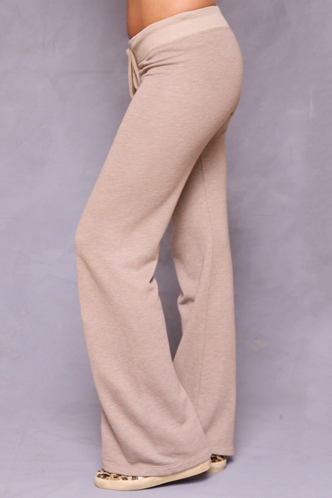 Women | Striated Wide Leg Drawstring Sweatpant | Woodsmoke