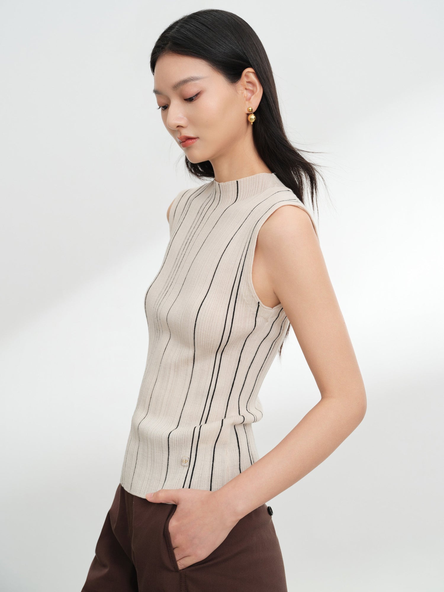 Wool Striped Slimming Sleeveless Knit Vest | Beige