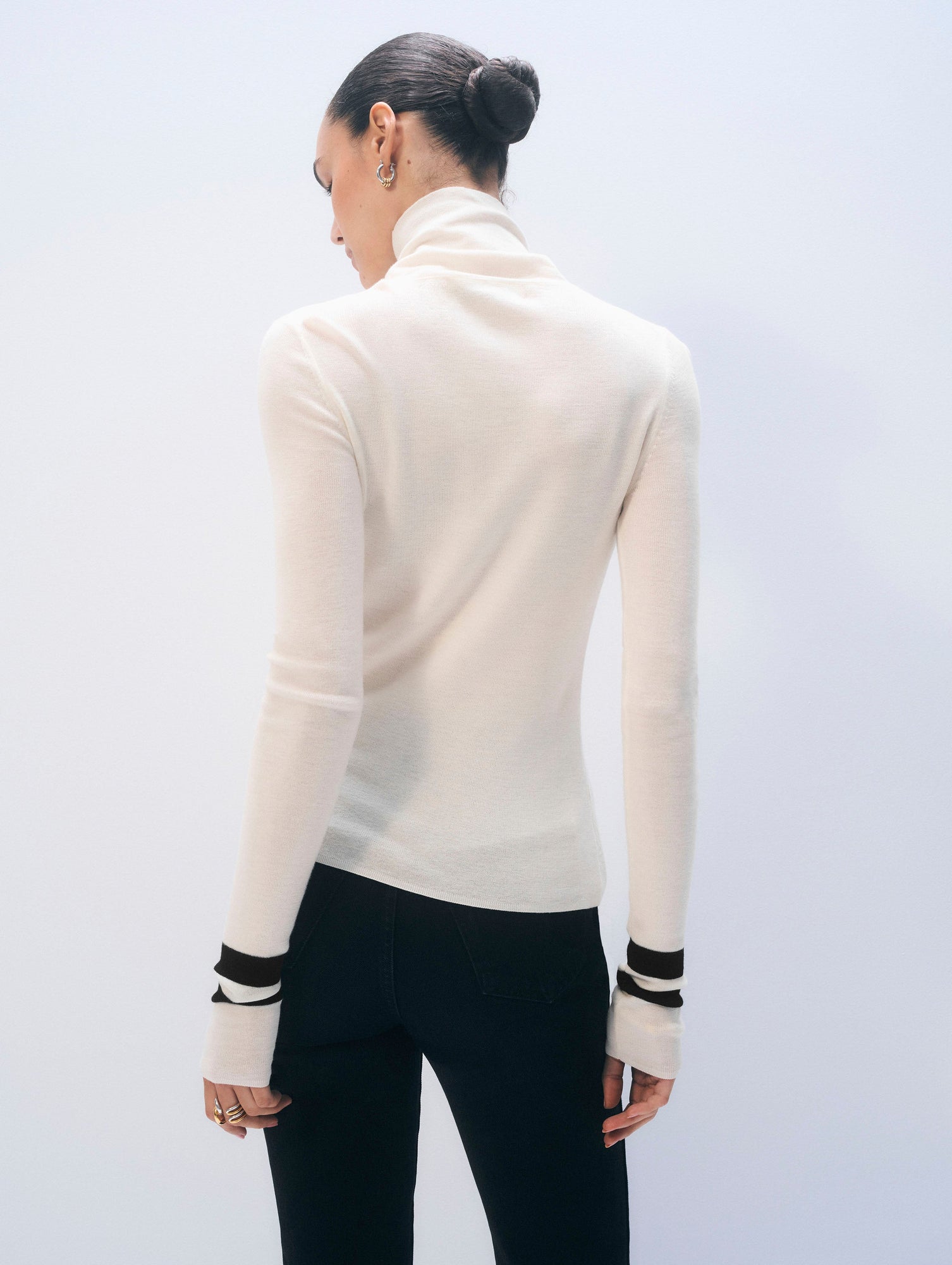 Superfine Merino Fitted Turtleneck | Cream/Black