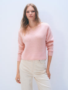 Cashmere Featherweight V Neck | Clay Pink