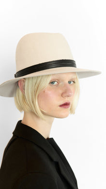 Corinne Hat - Janessa Leone