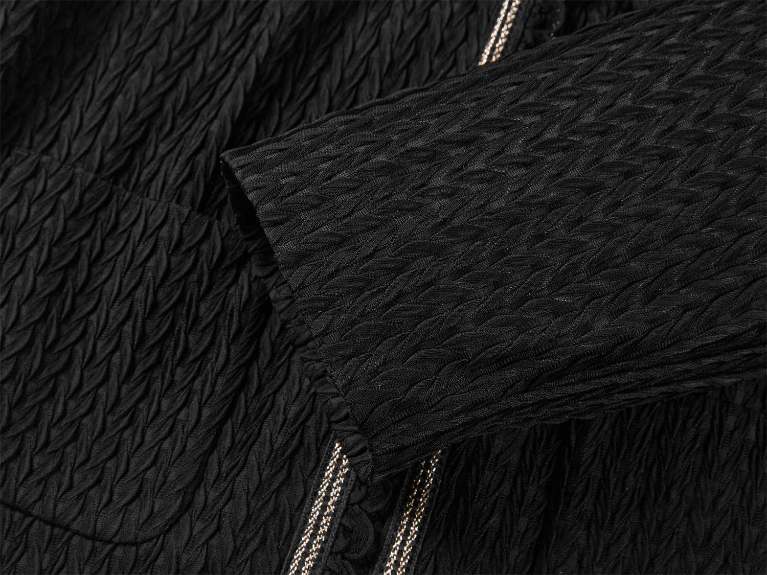 Acetic Acid Pleated Jacket | Black
