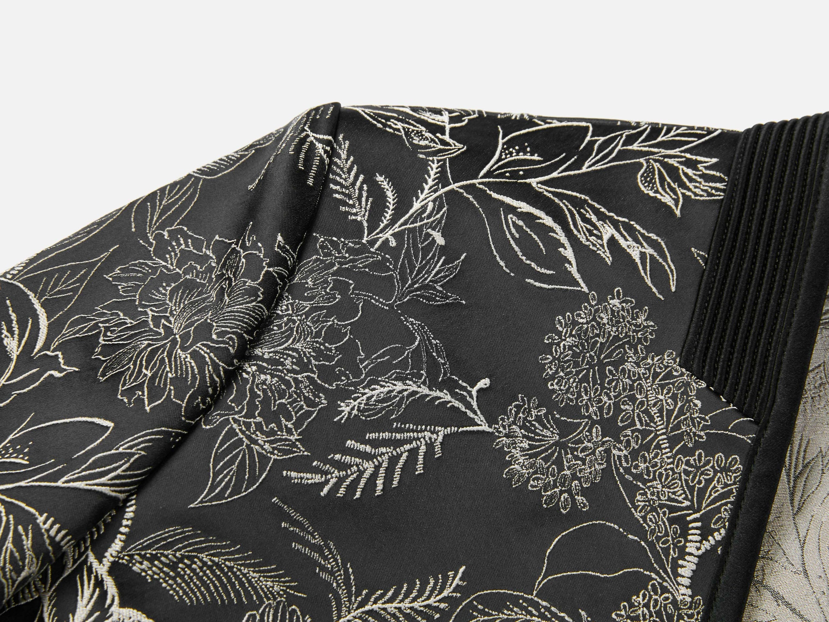 Silk Satin Jacquard Waist-Cinched Blazer | Black