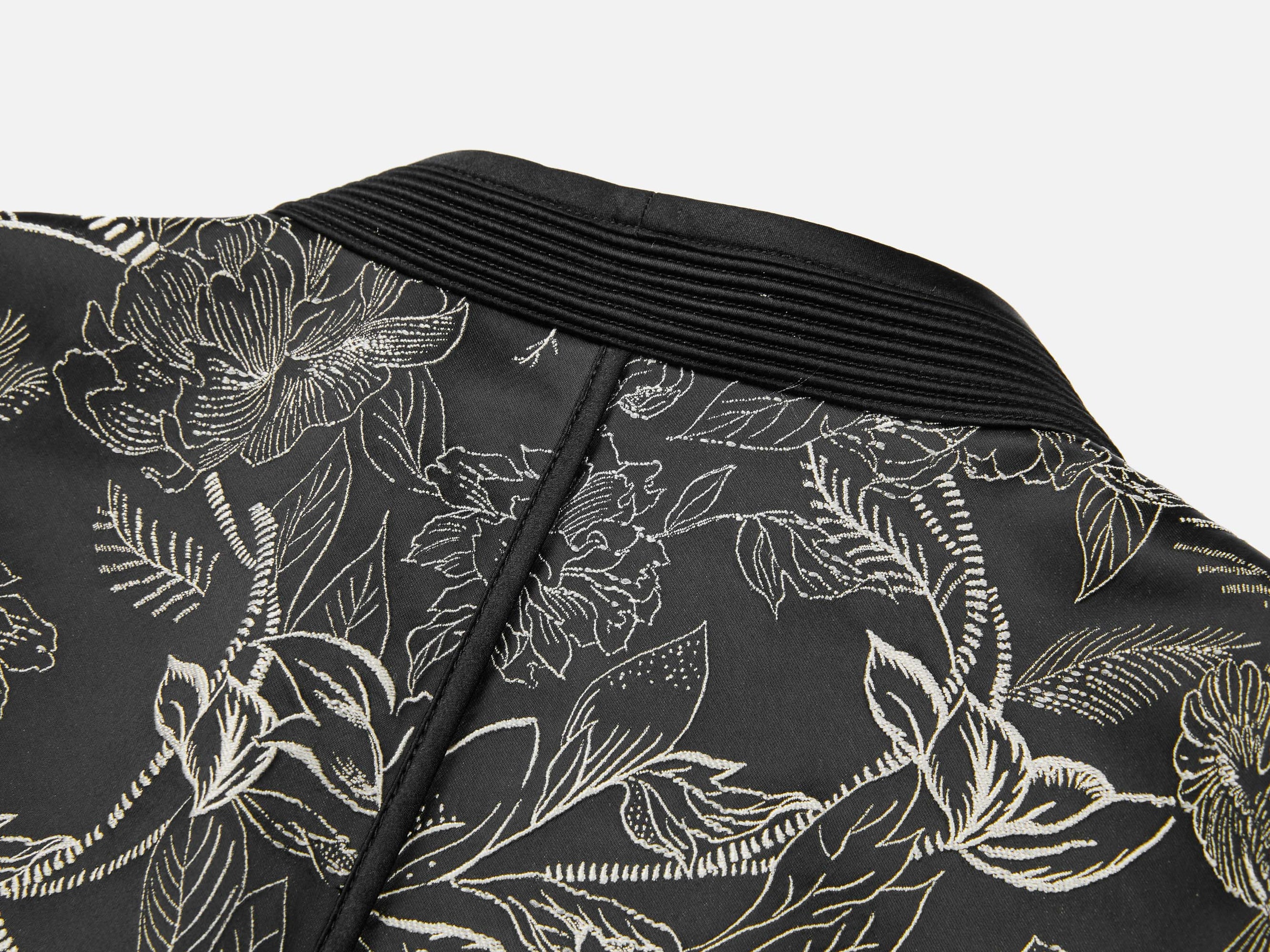 Silk Satin Jacquard Waist-Cinched Blazer | Black