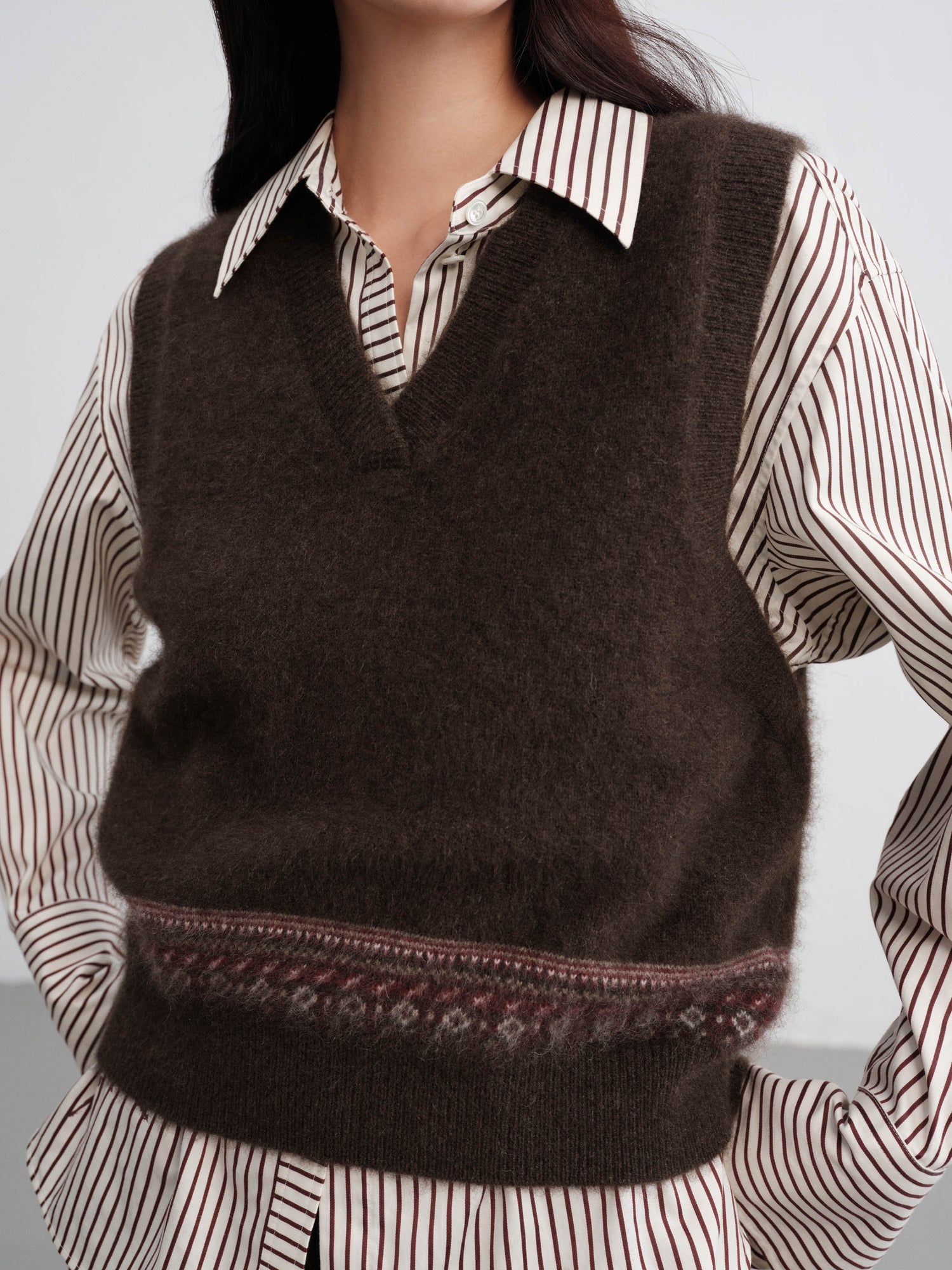 Yak Wool Ethnic Jacquard V-Neck Sweater Vest | Brown