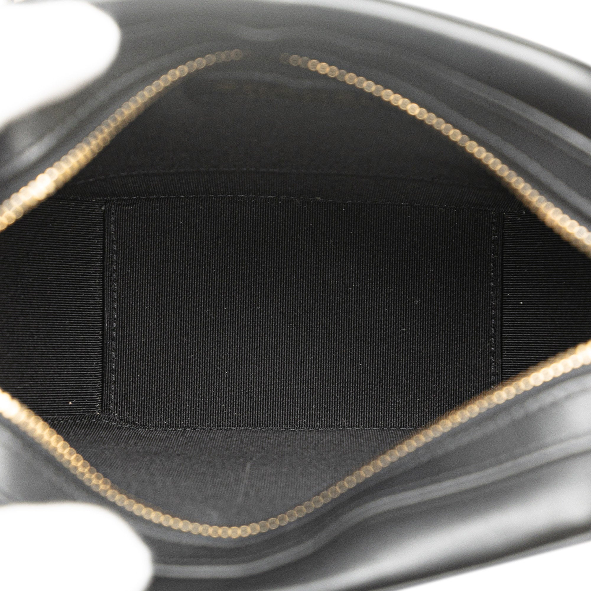 Chanel | Pre-Owned CC Quilted Lambskin Octagon Camera Case | Black