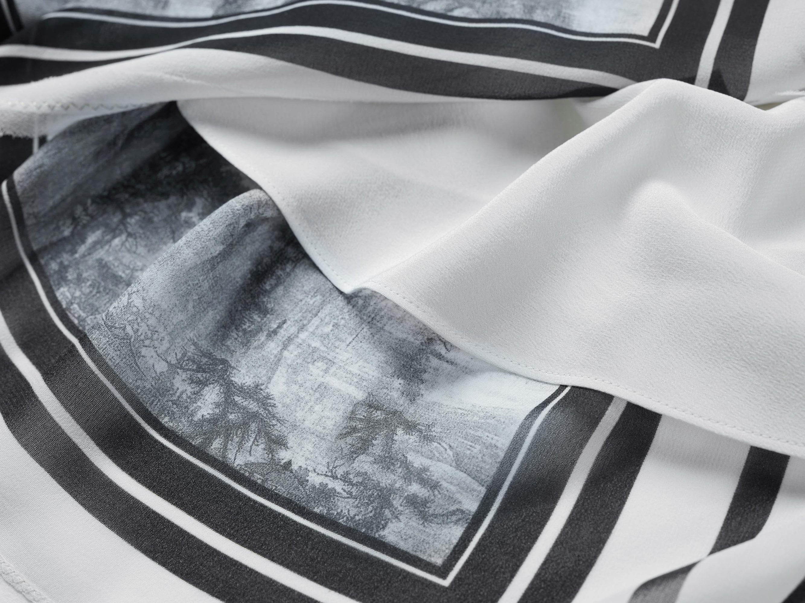 Neo-Chinese Chinese Style Printed Round Neck Silk Shirt | White