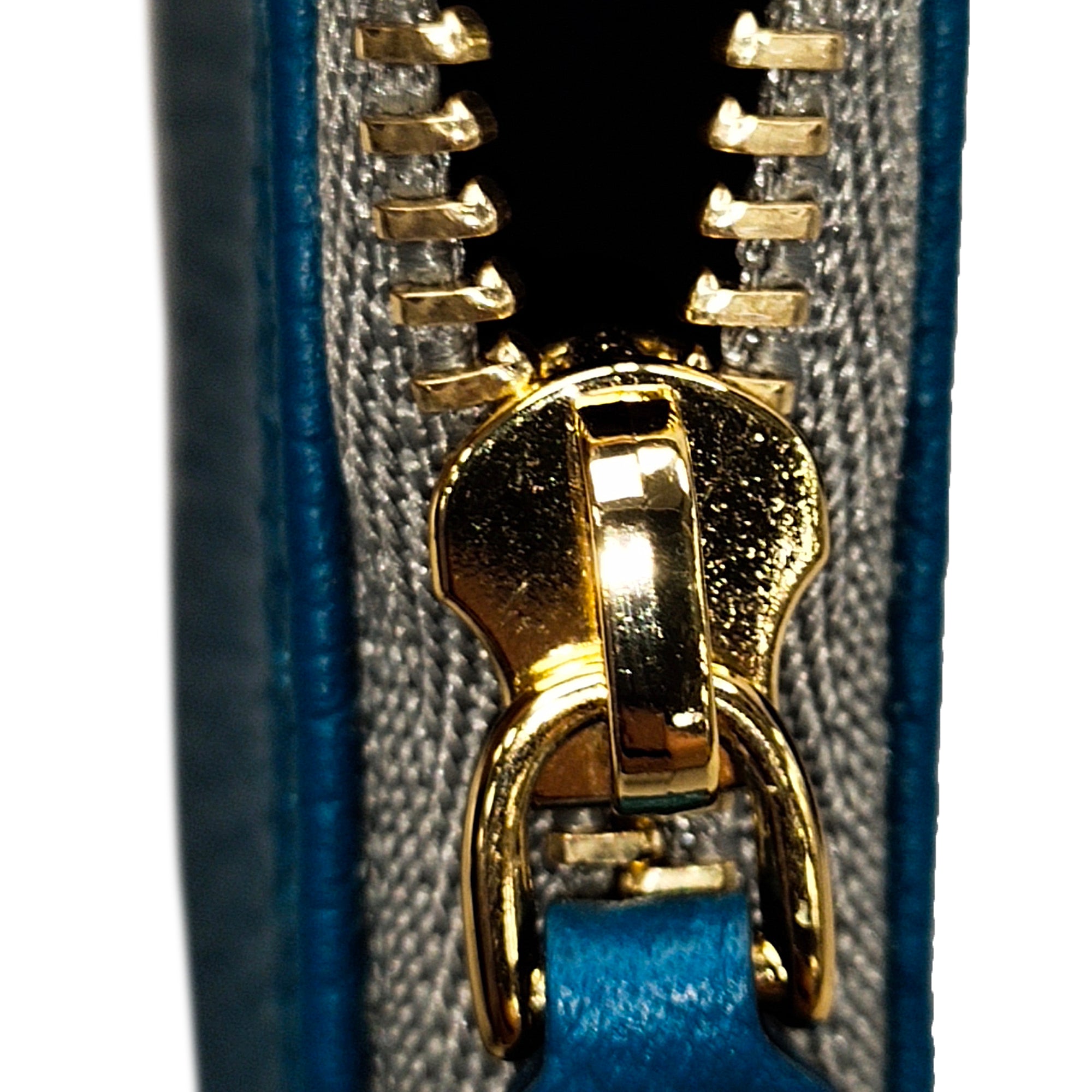 MCM | Pre-Owned Leather Visetos Coin Pouch | BlueSilverSilver