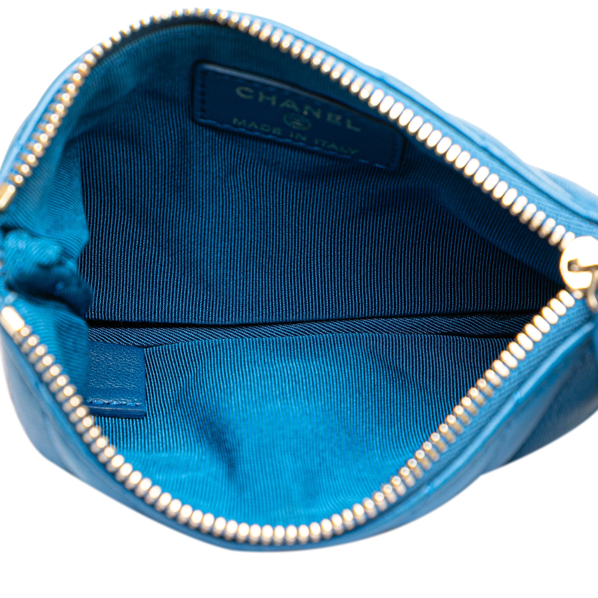 Chanel | Pre-Owned Chevron Lambskin O Case Pouch | Blue