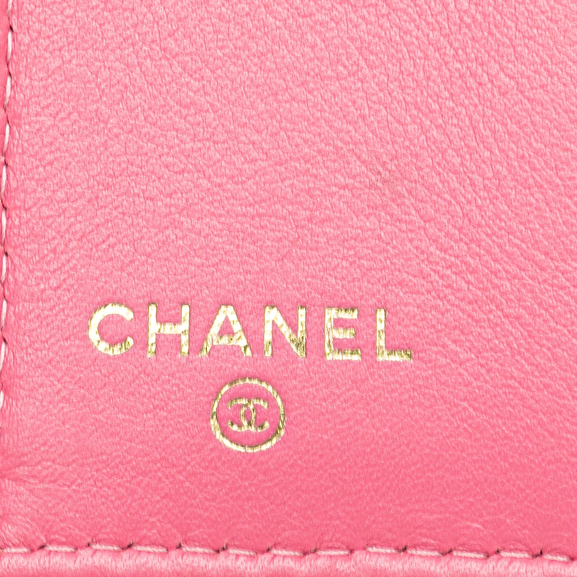Chanel | Pre-Owned Lambskin Boy Flap Compact Wallet | Pink