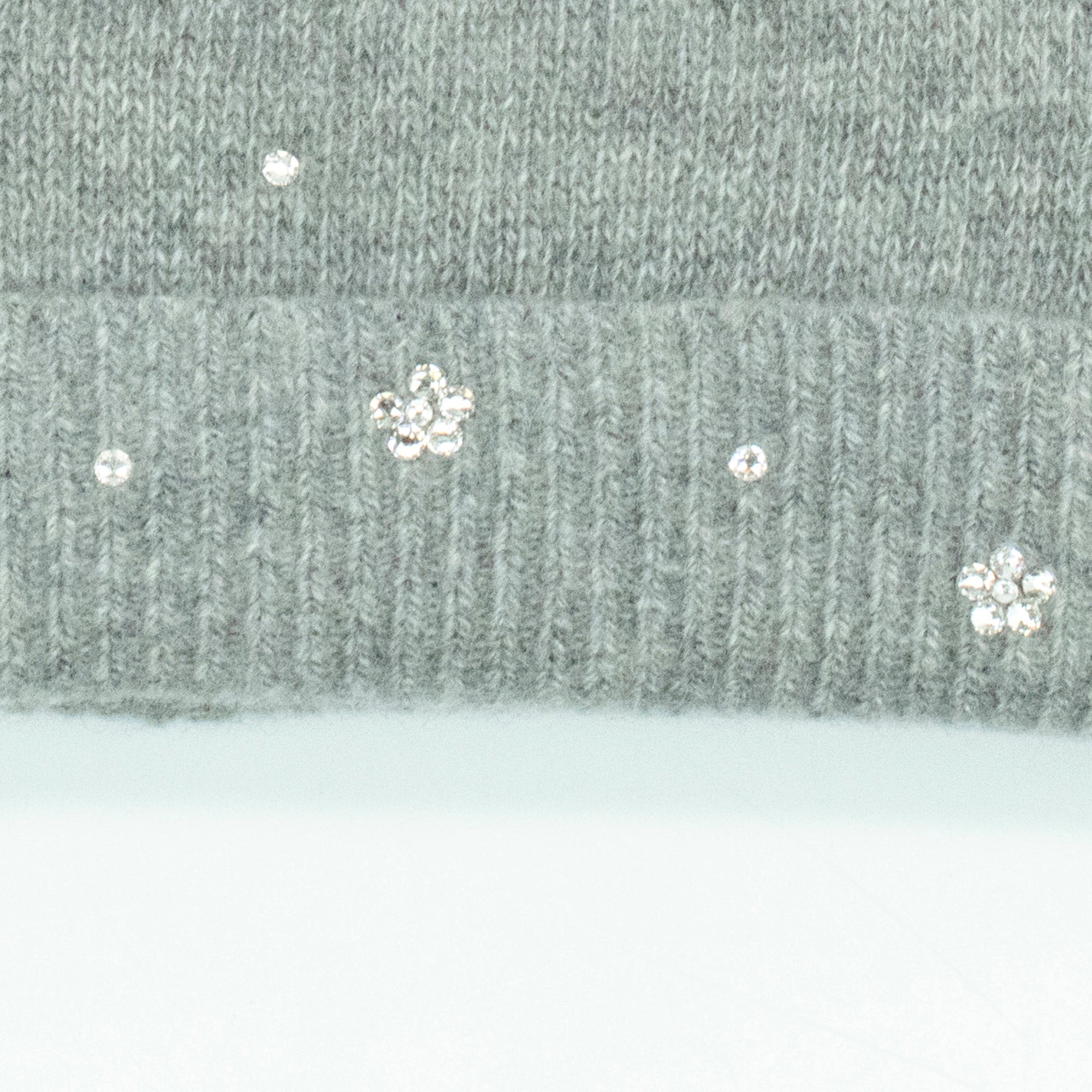 Cashmere Beanie With Flowers Stones | Light Grey