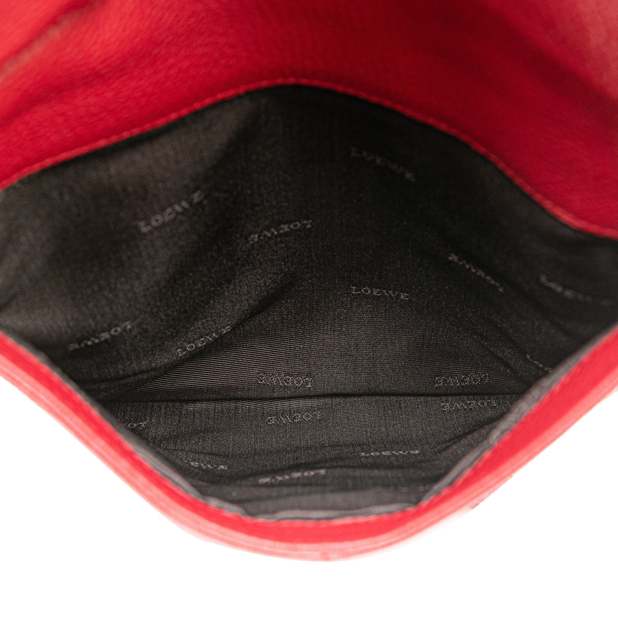 Loewe | Pre-Owned Leather Crossbody | Red