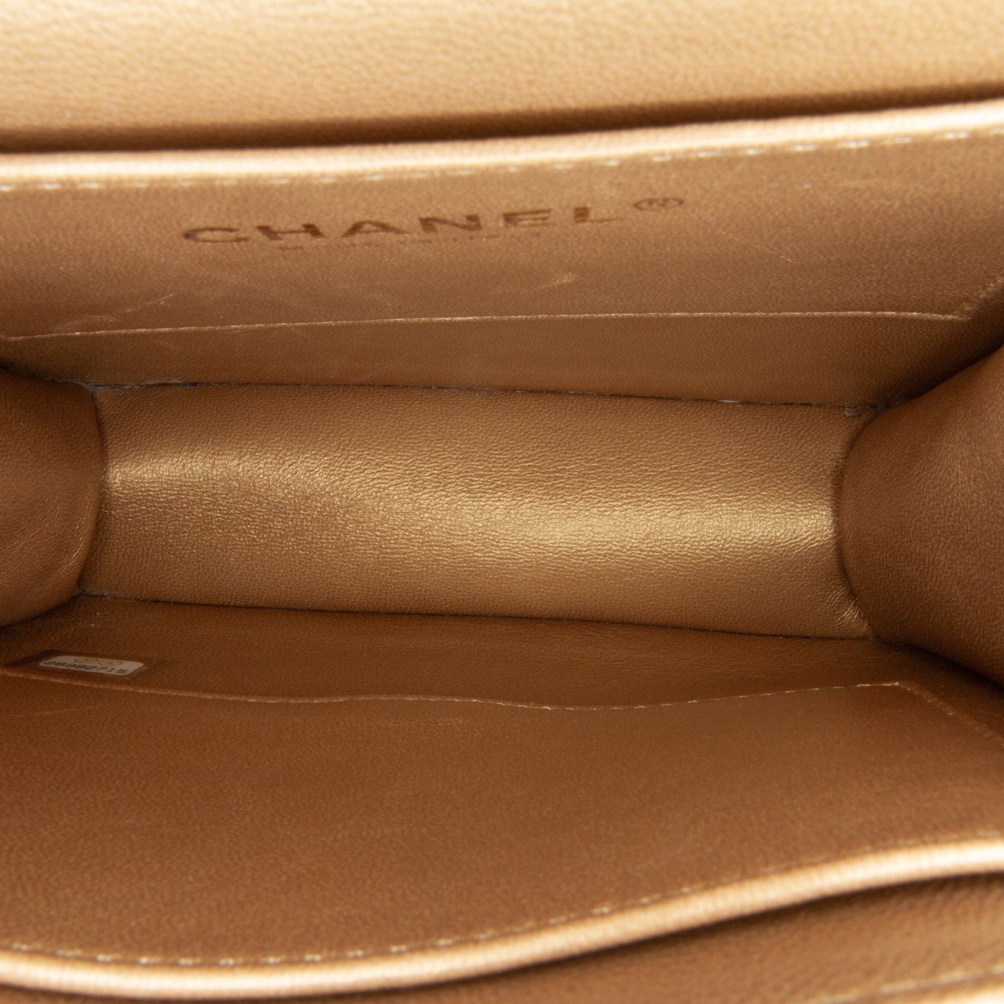 Chanel | Pre-Owned Small Lambskin Chic Pearls Flap | White/Off White