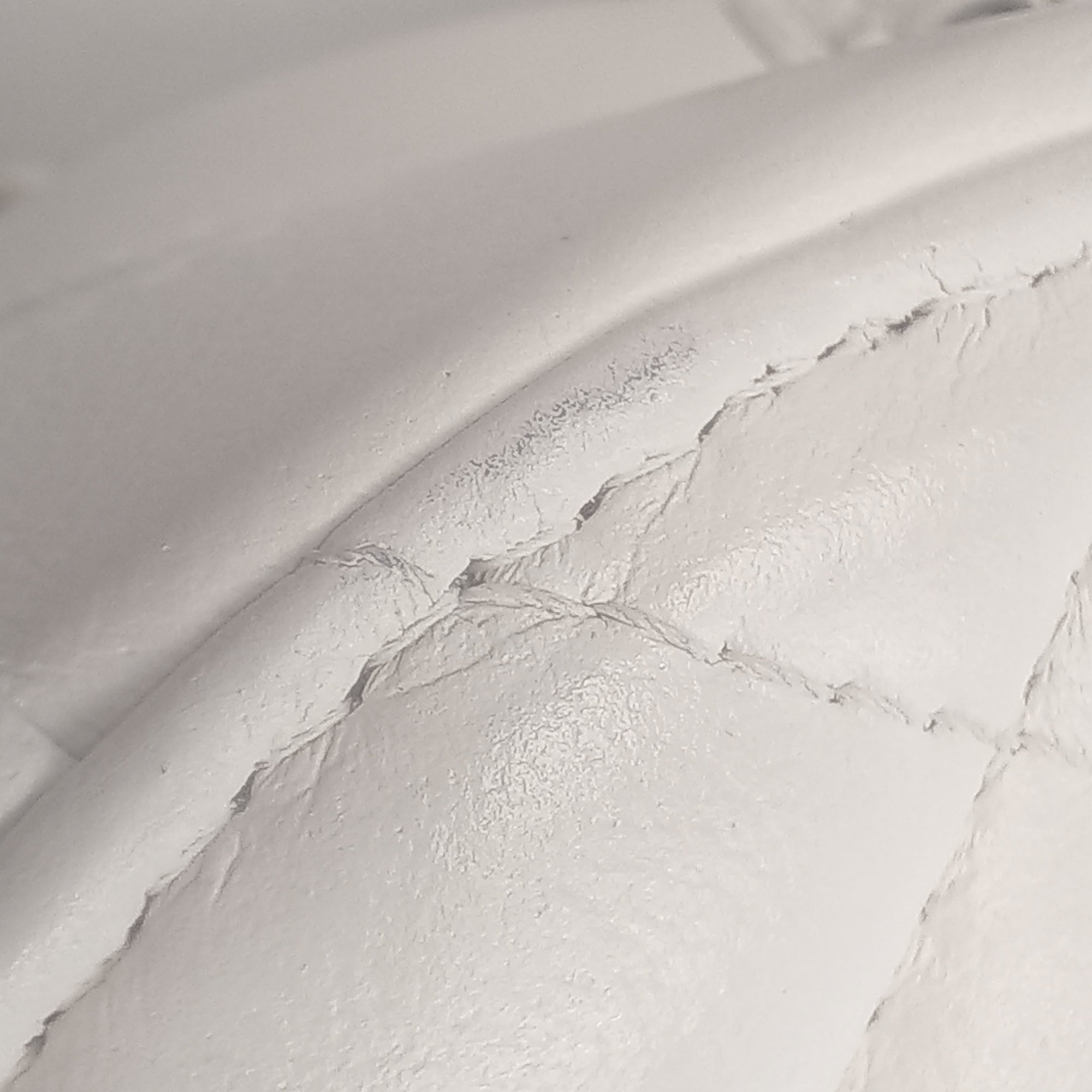 Chanel | Pre-Owned Quilted Lambskin Pearl Crush Round Clutch with Chain | White