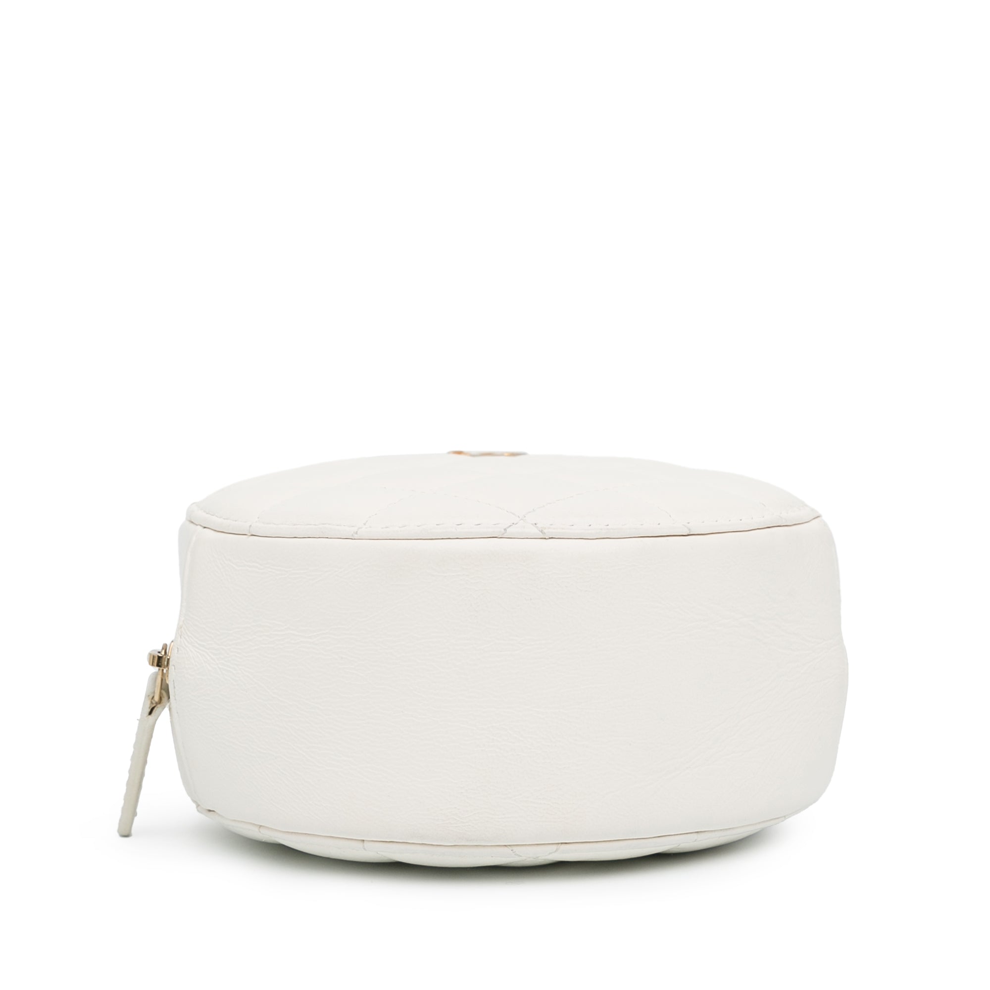 Chanel | Pre-Owned Quilted Lambskin Pearl Crush Round Clutch with Chain | White