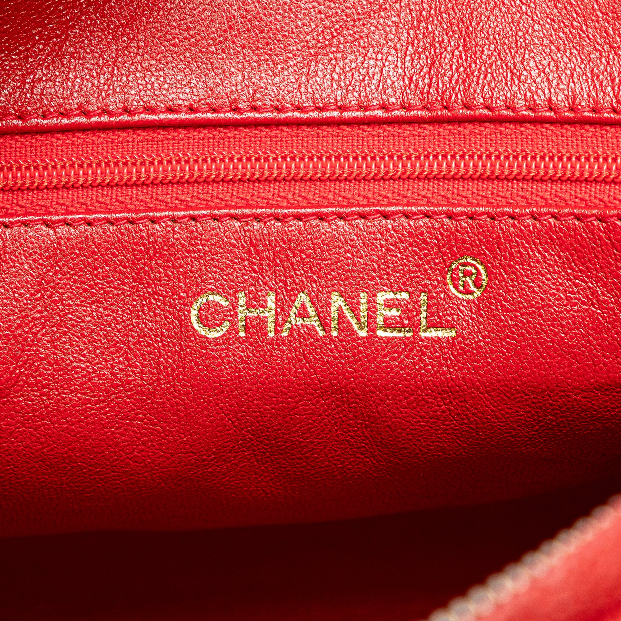Chanel | Pre-Owned CC Quilted Caviar Chain Camera Bag | Red