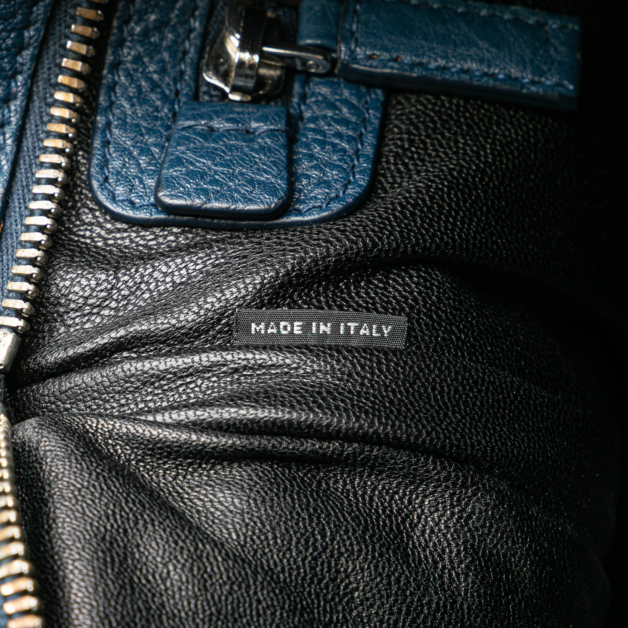 Prada | Pre-Owned Vitello Daino Zip Top Crossbody | Blue/Dark Blue