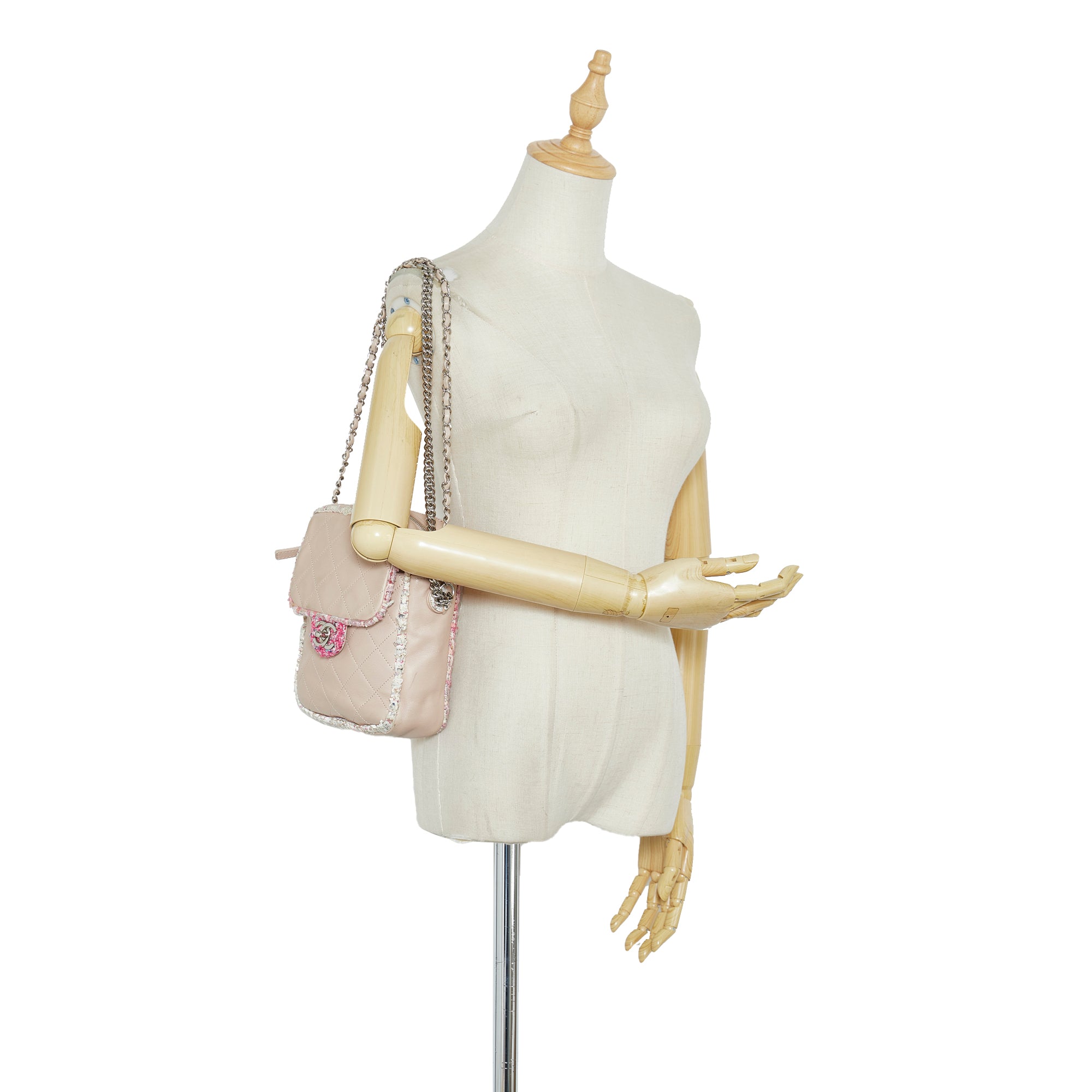 Chanel | Pre-Owned Elegant Tweed Crossbody | Pink/Light Pink