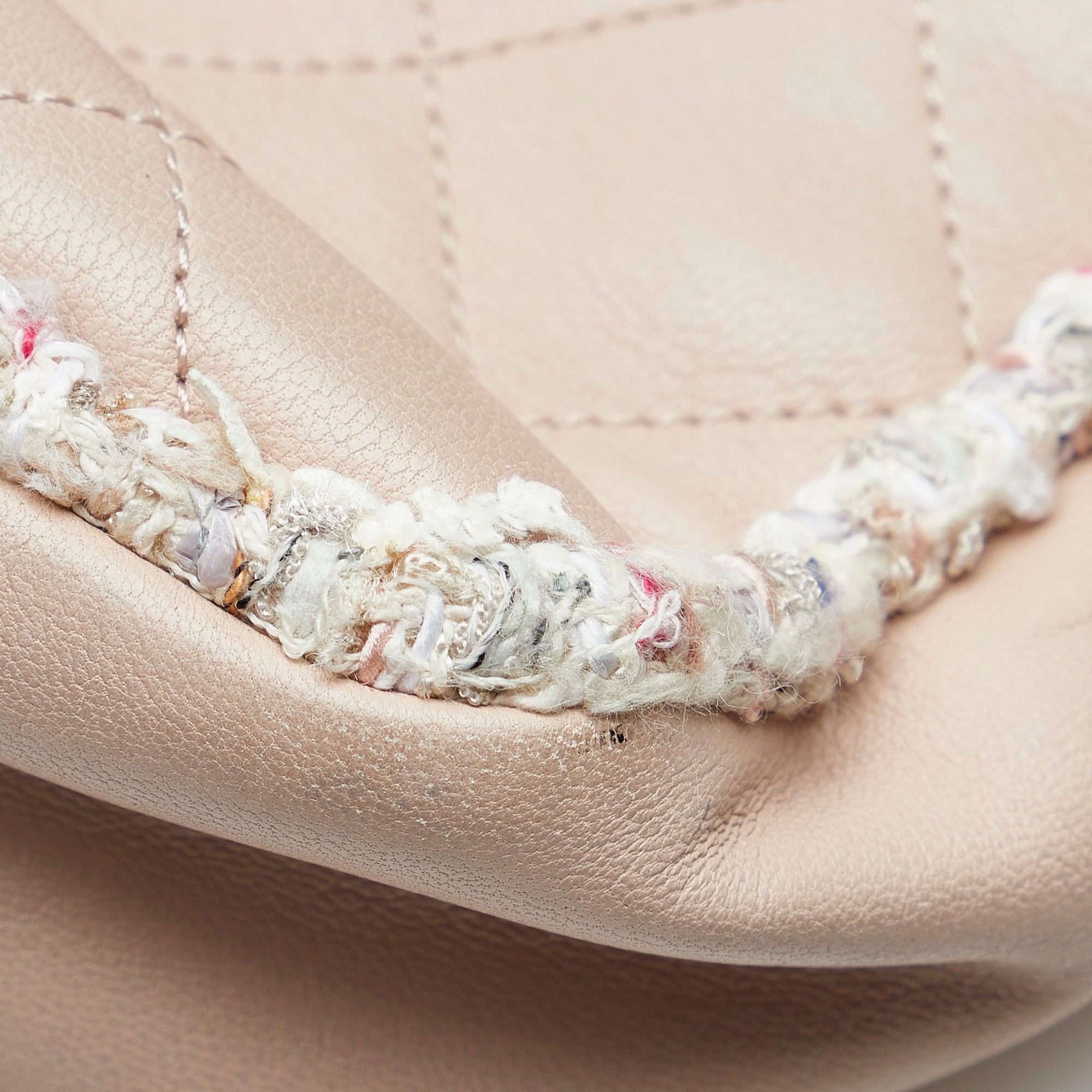 Chanel | Pre-Owned Elegant Tweed Crossbody | Pink/Light Pink