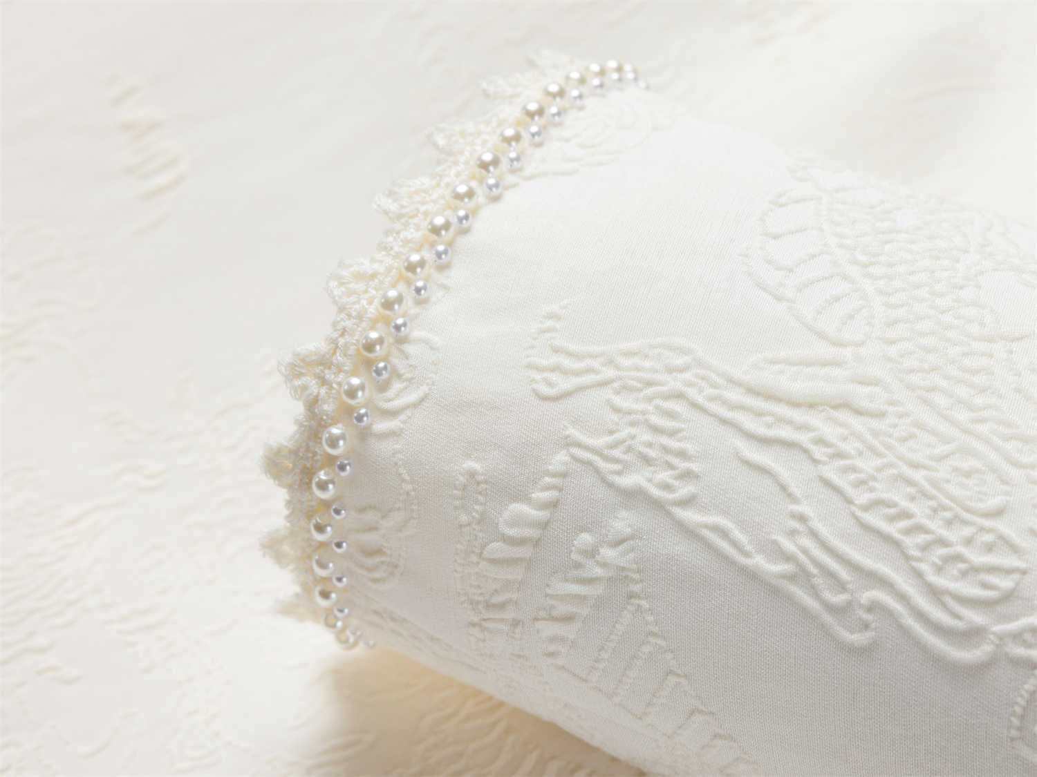 Silk and Wool Short Jacket | White