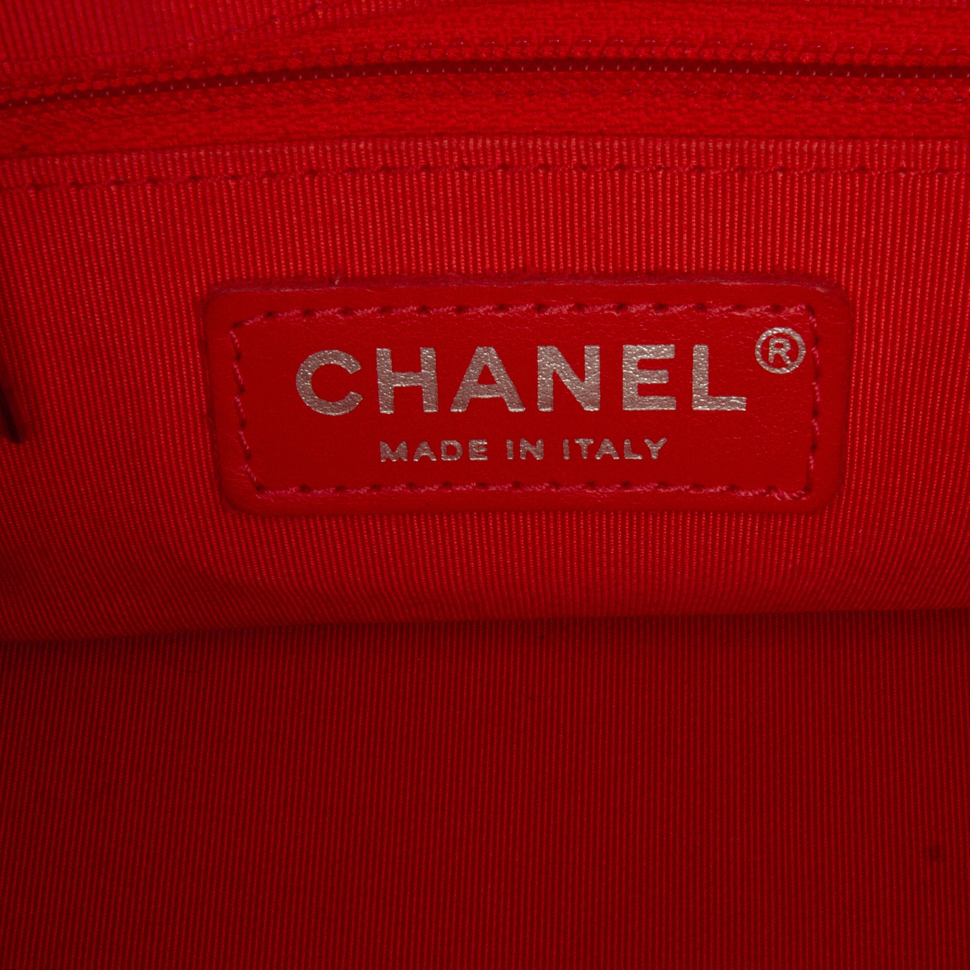 Chanel | Pre-Owned Small Chevron Lambskin Gabrielle Crossbody - I | Red