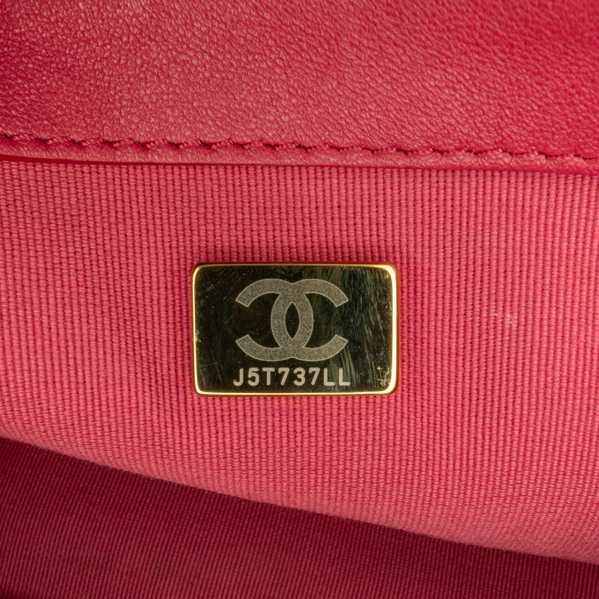 Chanel | Pre-Owned Small Quilted Lambskin On And On Chain Flap - I | Pink/Dark Pink
