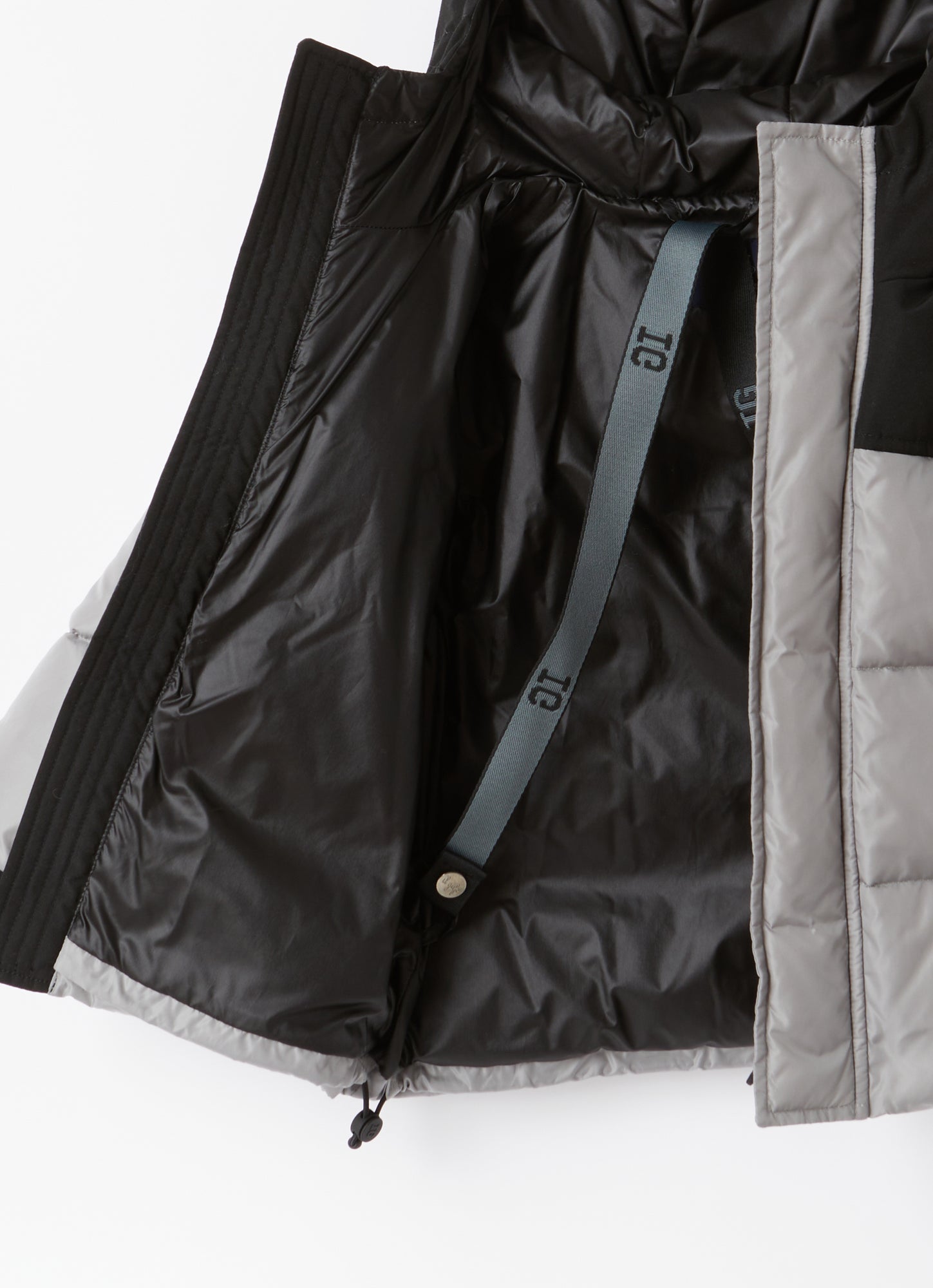 Short Taffeta Down Jacket with Inserts | Grey/Black