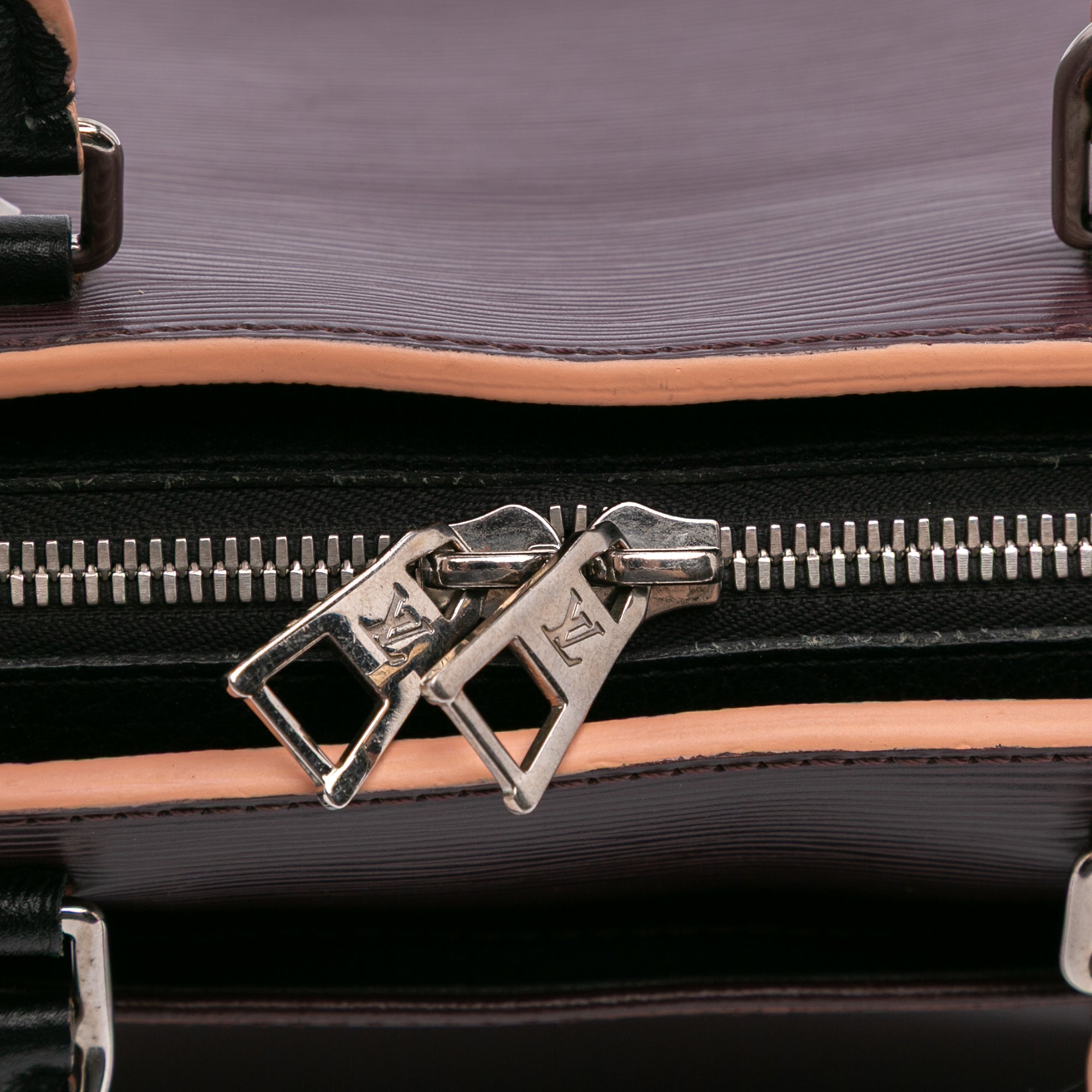 Louis Vuitton | Pre-Owned Epi Vaneau MM | Brown/Dark Brown