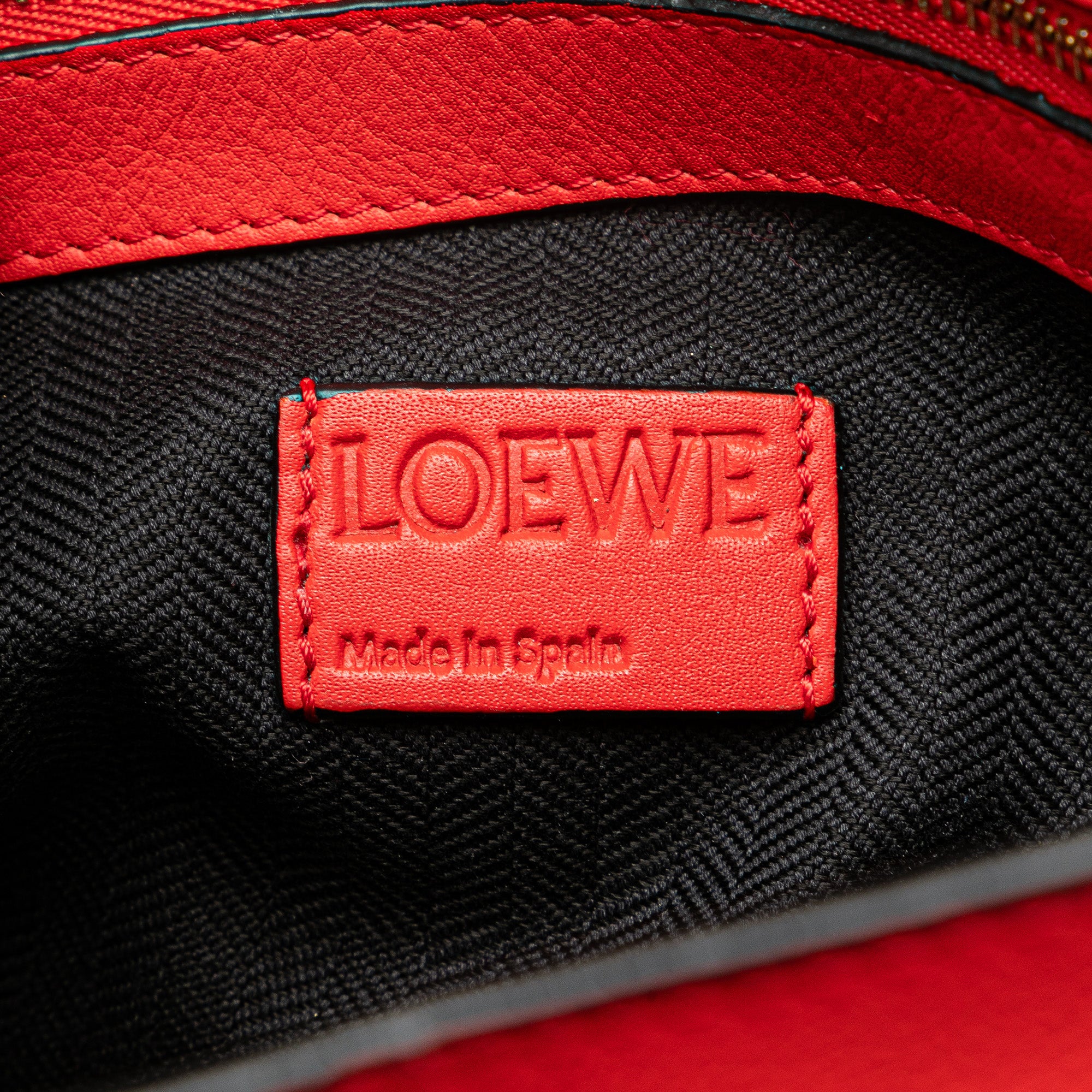 Loewe | Pre-Owned Leather Flamenco Knot Whipstitch Crossbody | Red