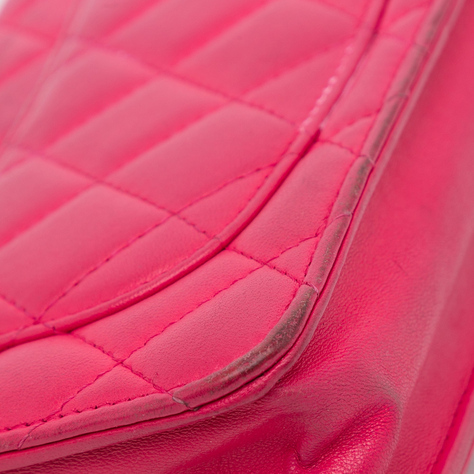 Chanel | Pre-Owned Classic Lambskin Wallet on Chain | Pink/Hot Pink