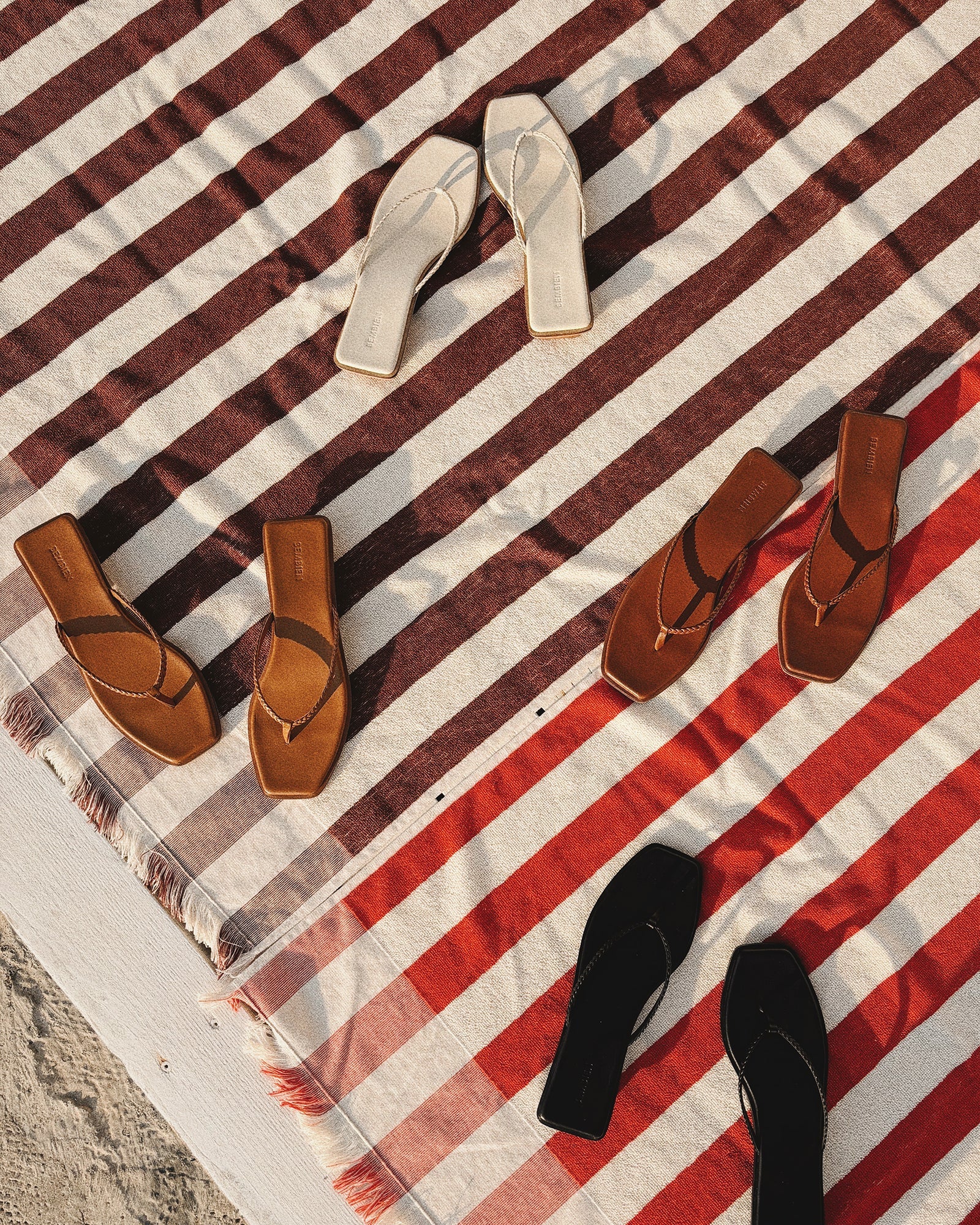 Dai Slide | Black