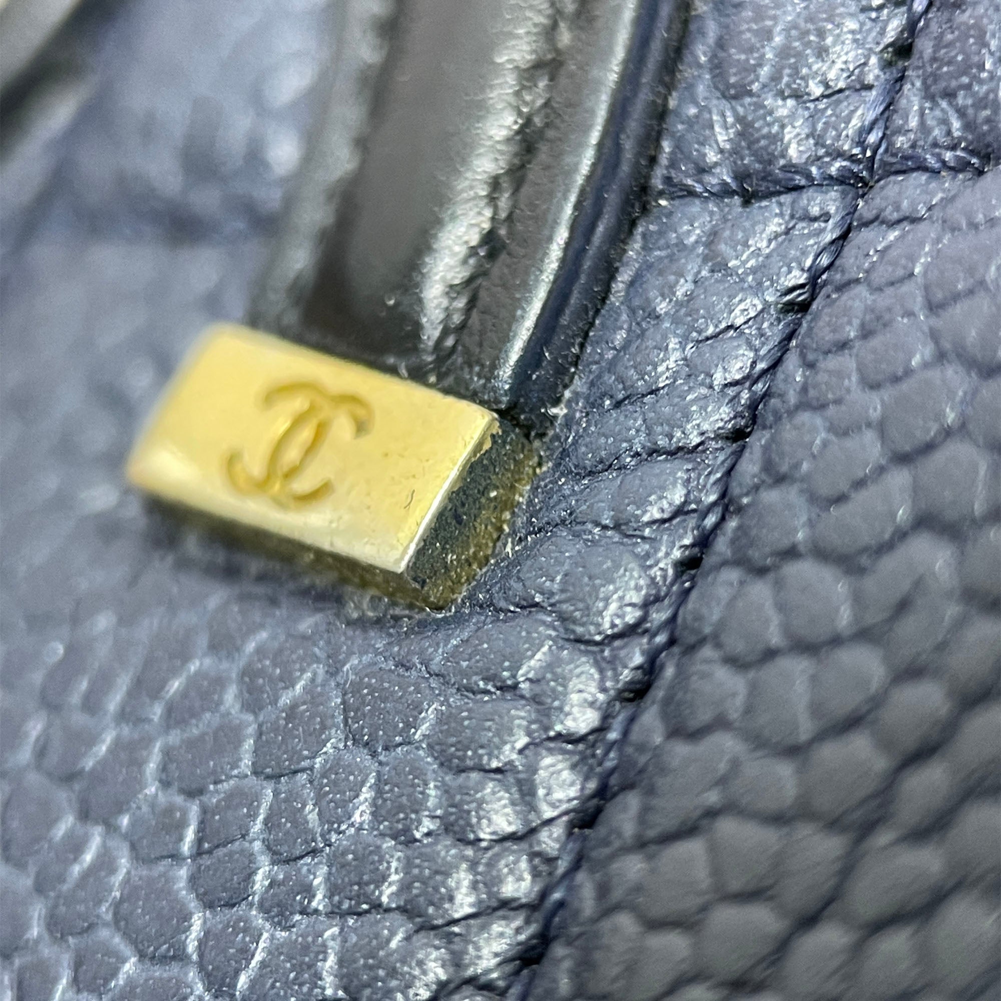 Chanel | Pre-Owned Small Bicolor Caviar CC Filigree Flap | Blue/Navy