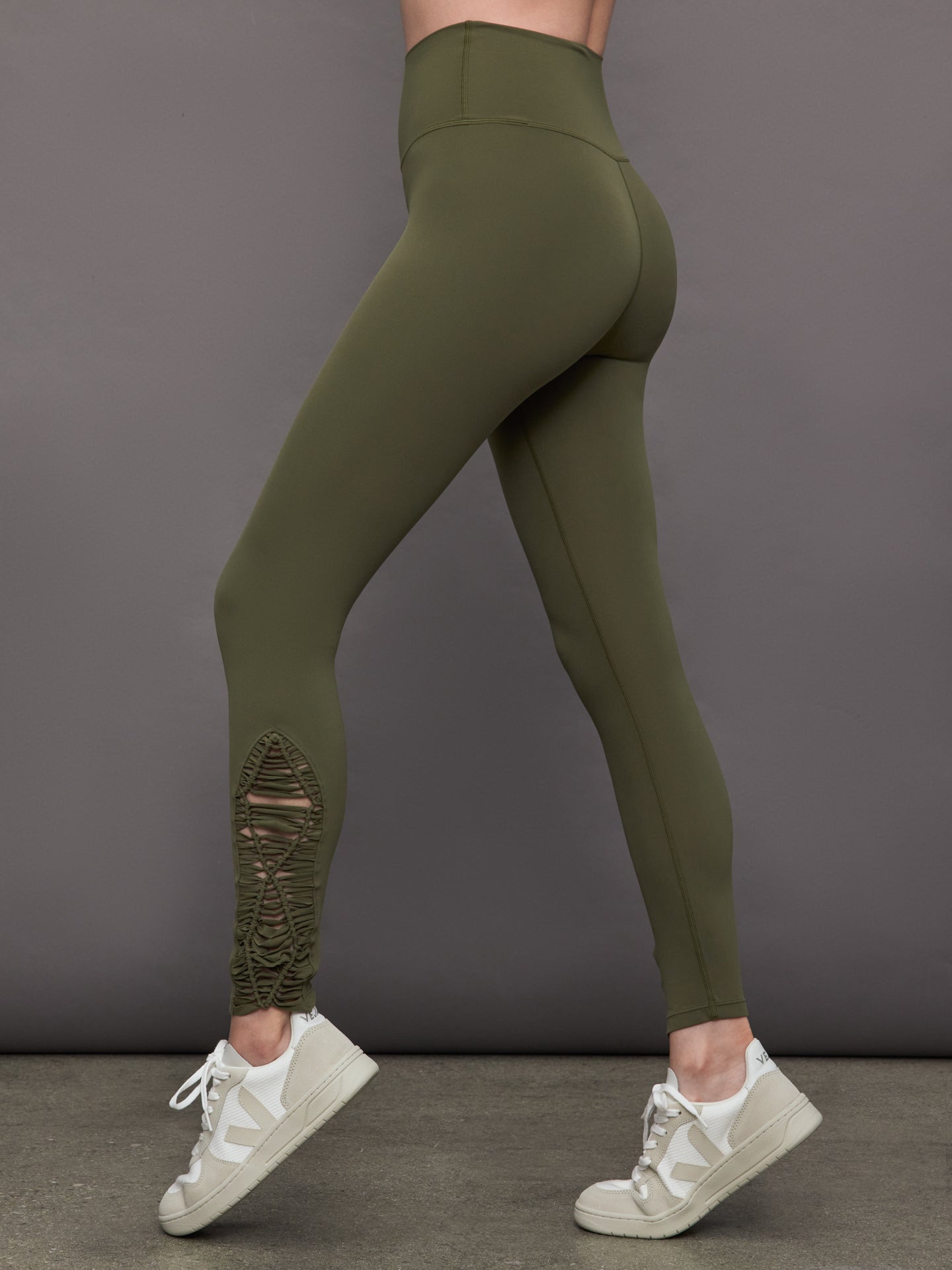 Carbon38 | Crochet Legging in Melt | Olive