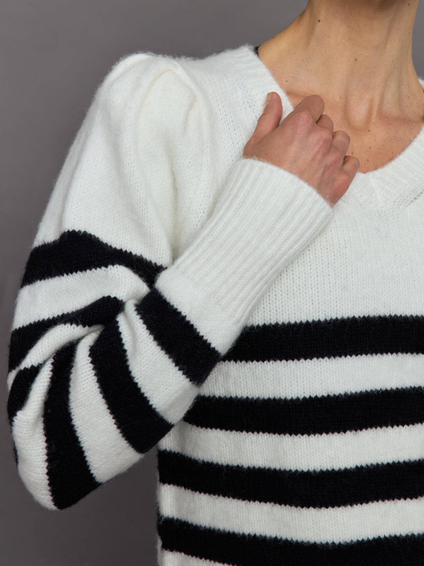 Carbon38 | Striped Puff Sleeve Sweater | Cream/ Black