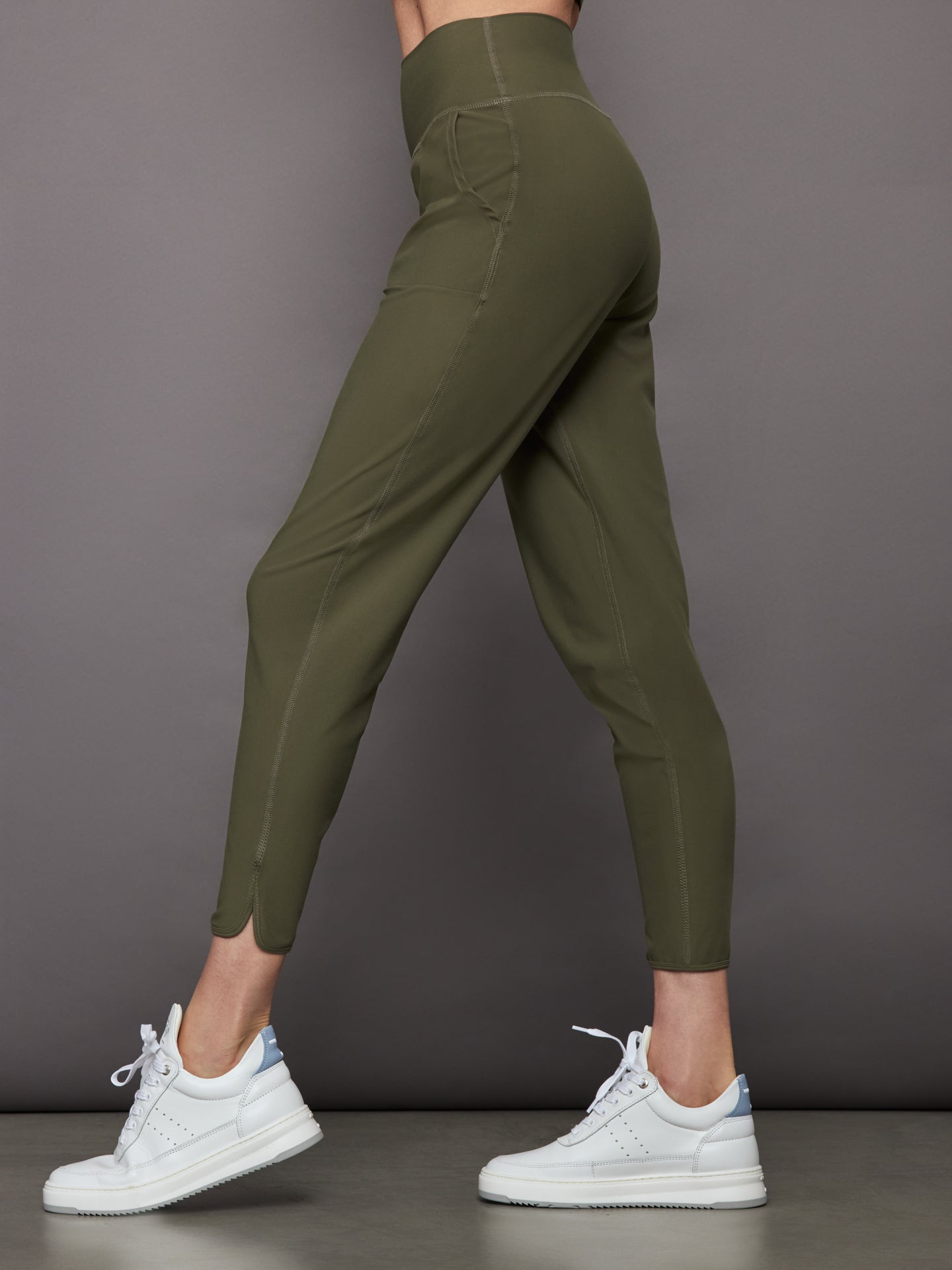 Jogger in Melt | Olive