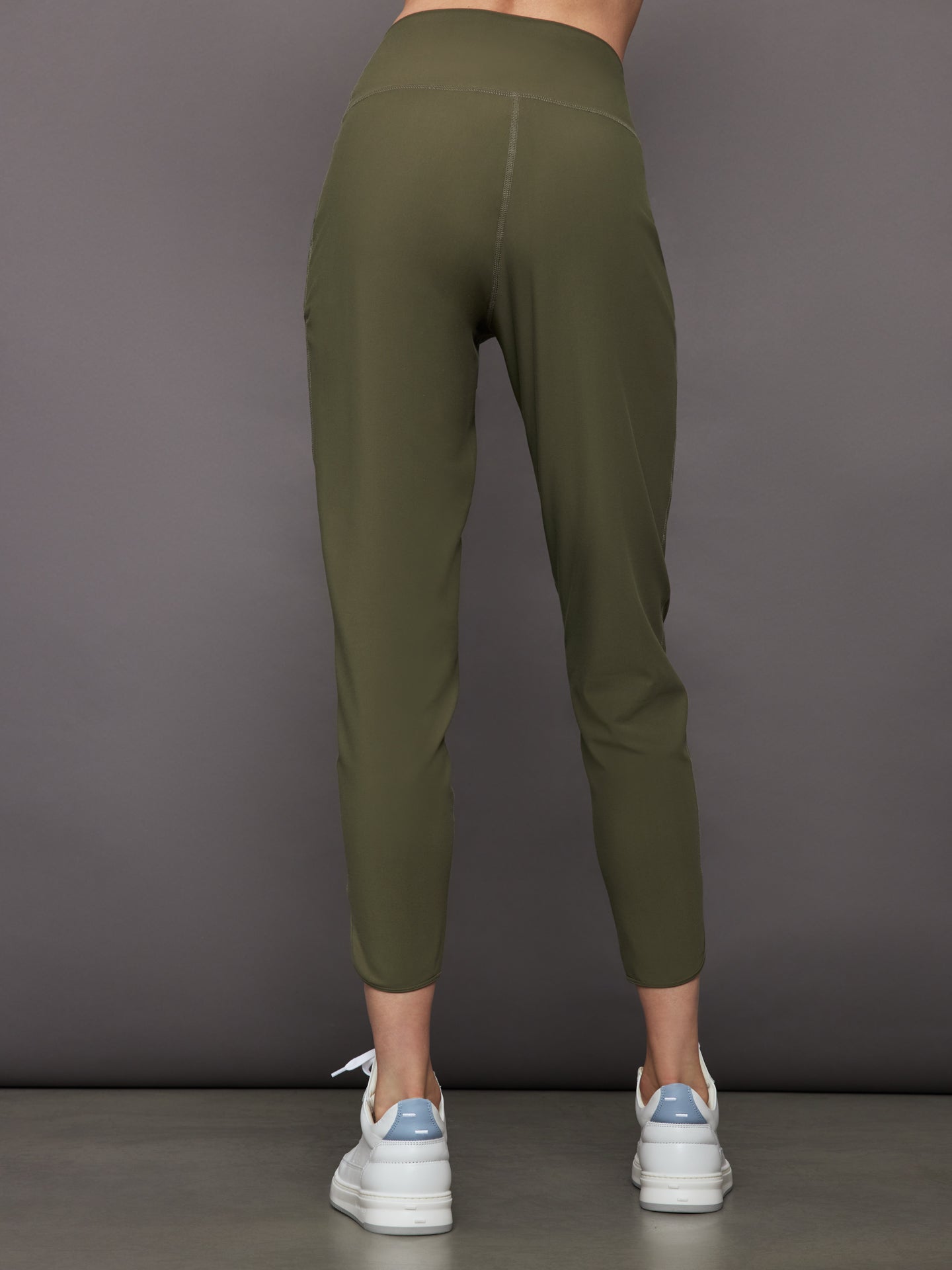 Jogger in Melt | Olive
